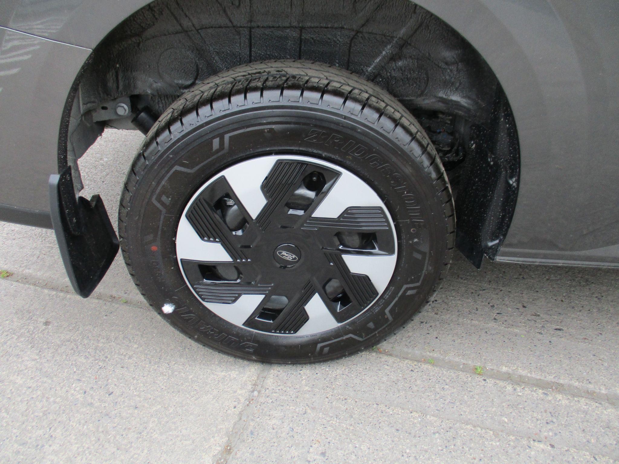 Ford Transit Custom Image 11