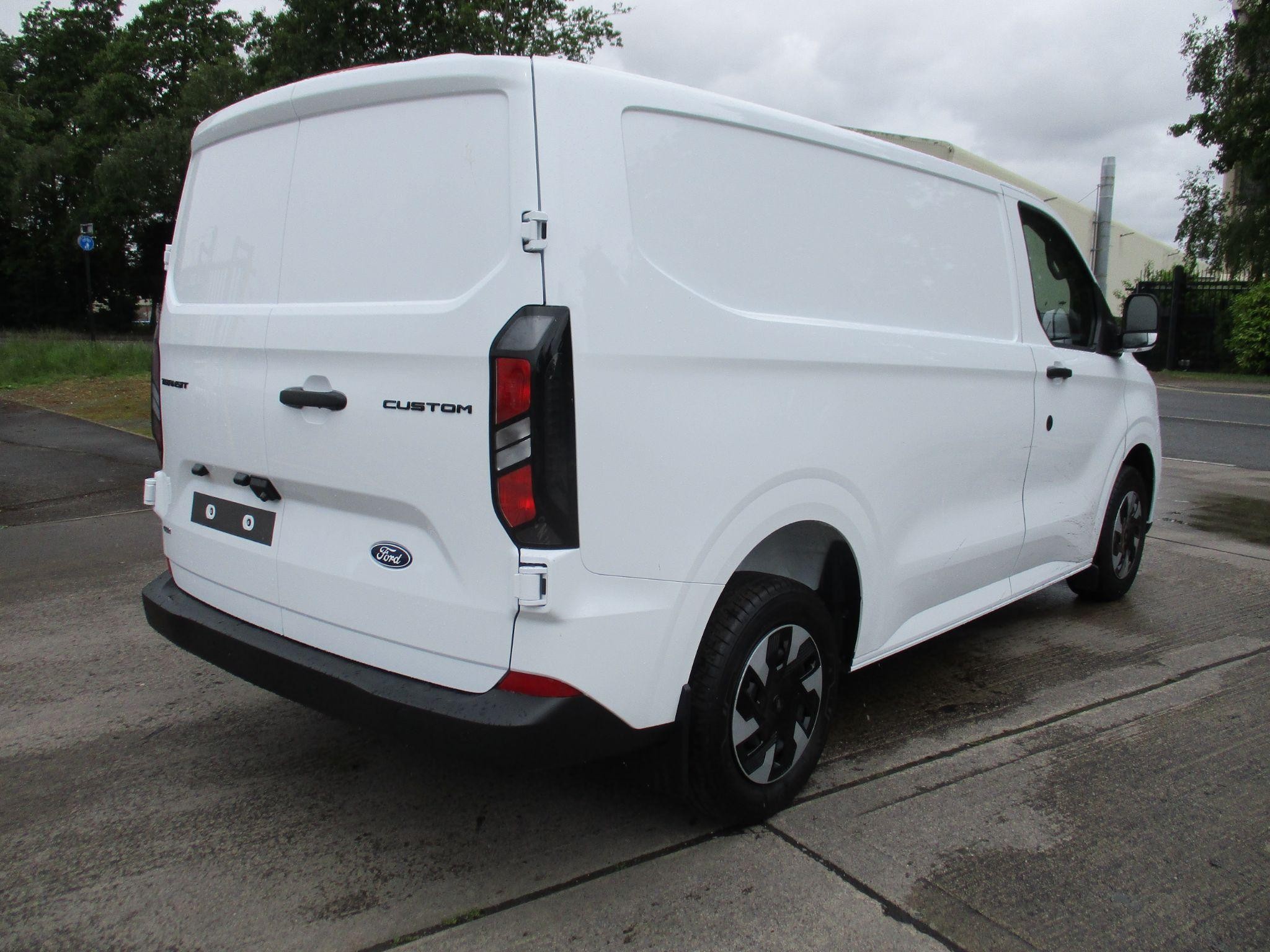 Ford Transit Custom Image 3