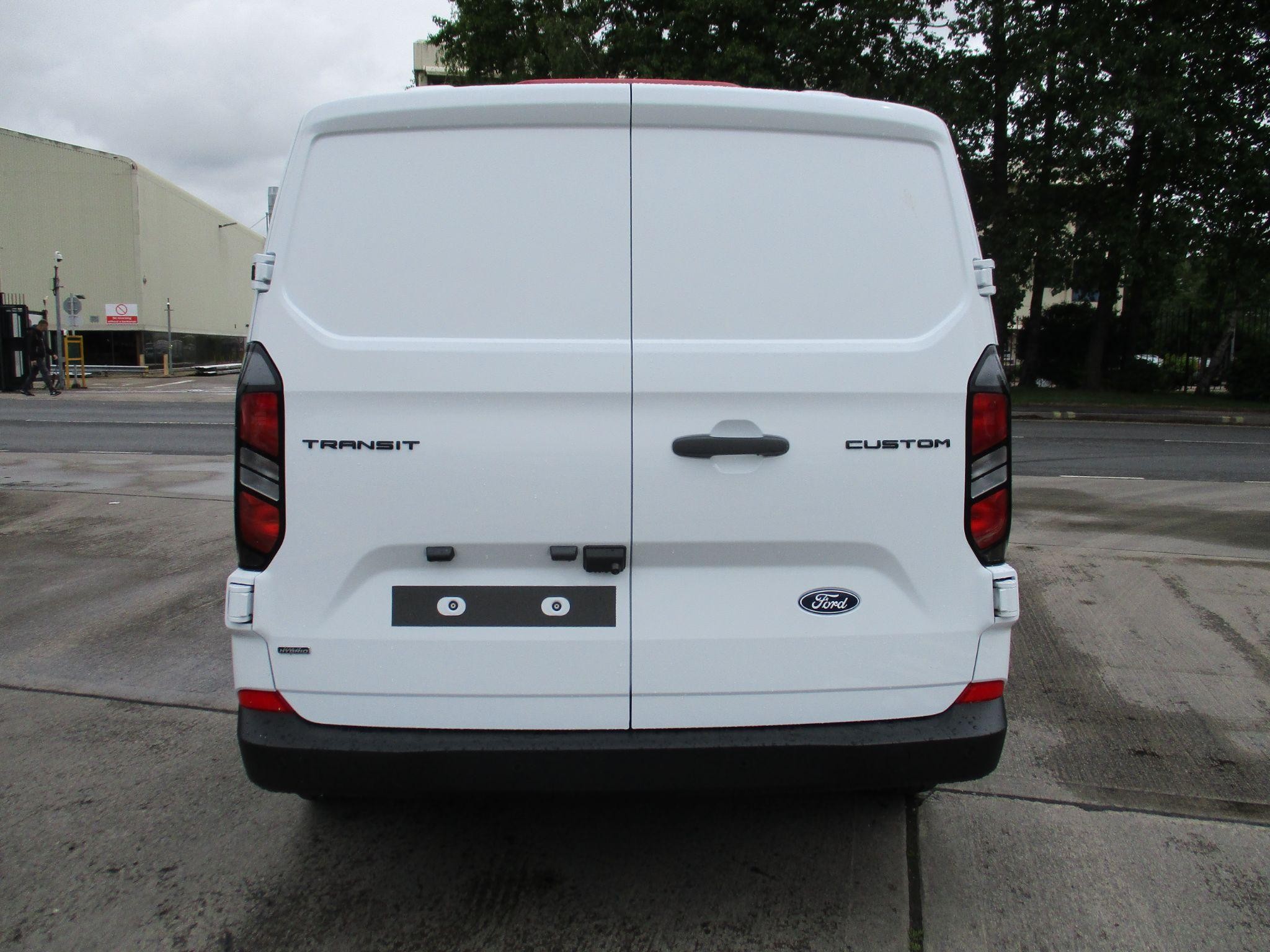 Ford Transit Custom Image 5