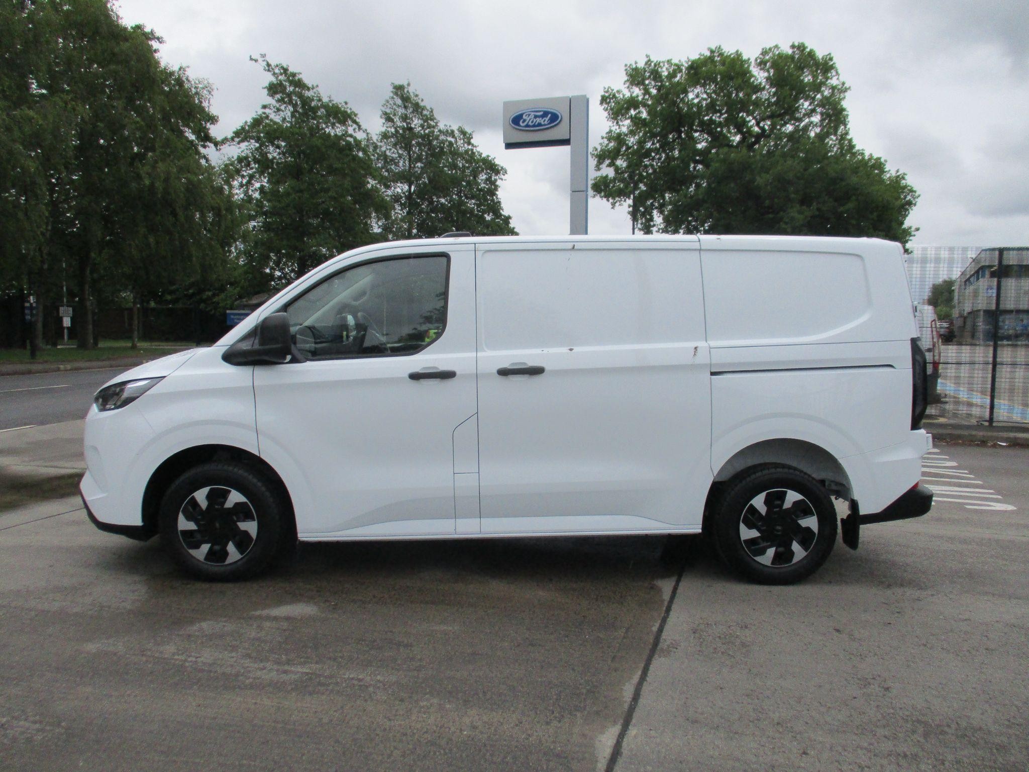 Ford Transit Custom Image 7