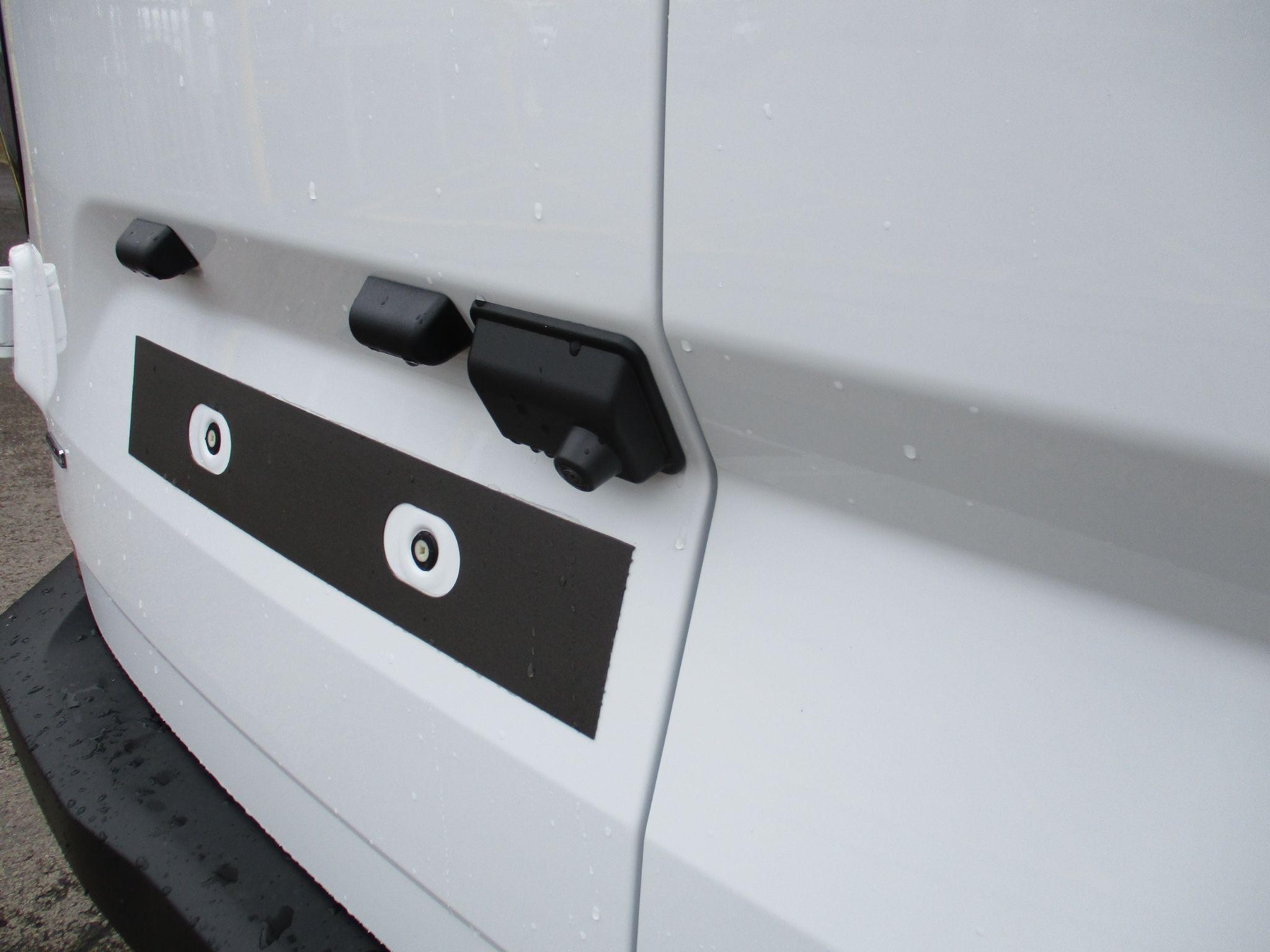 Ford Transit Custom Image 13