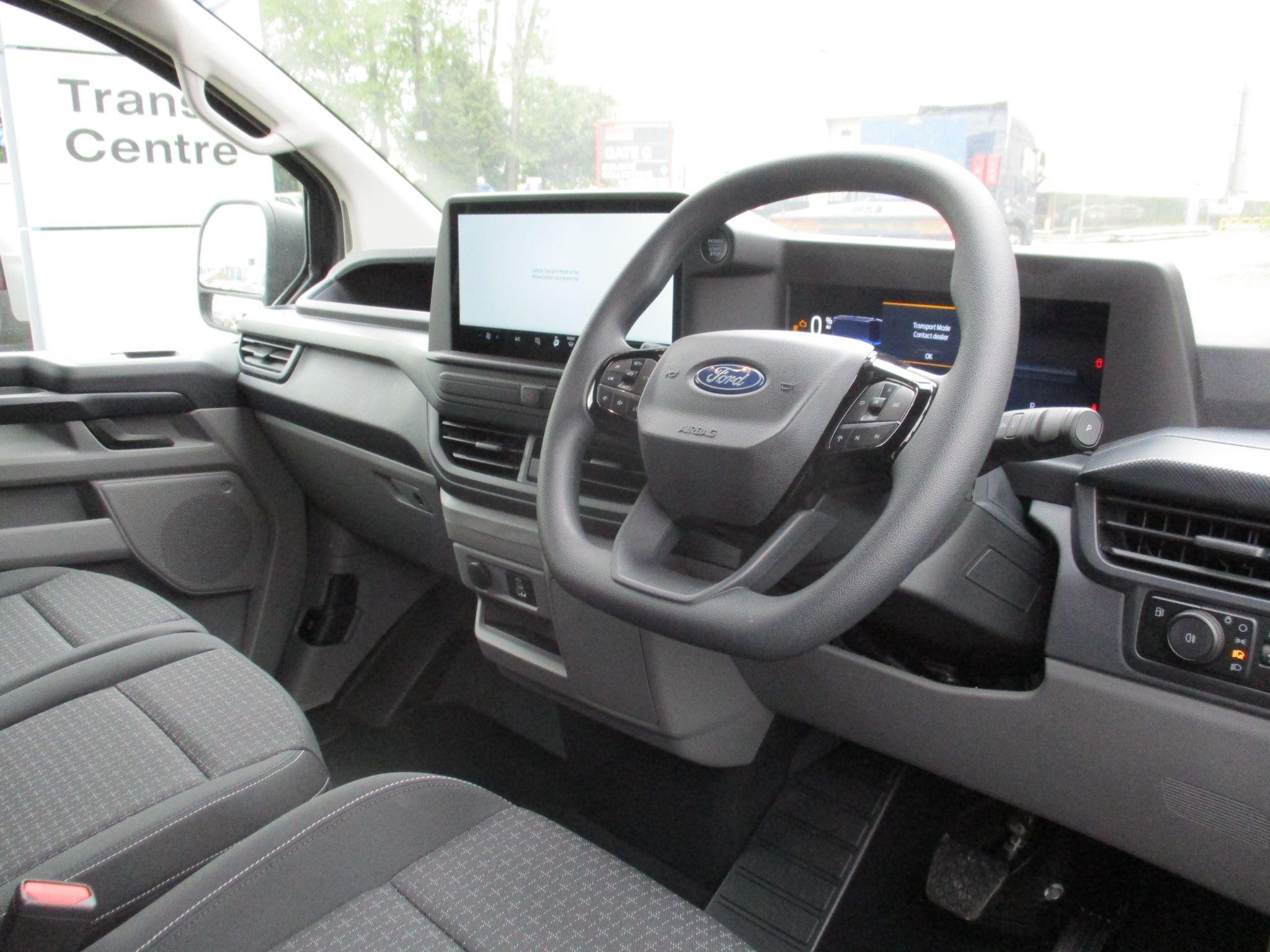 Ford Transit Custom Image 18