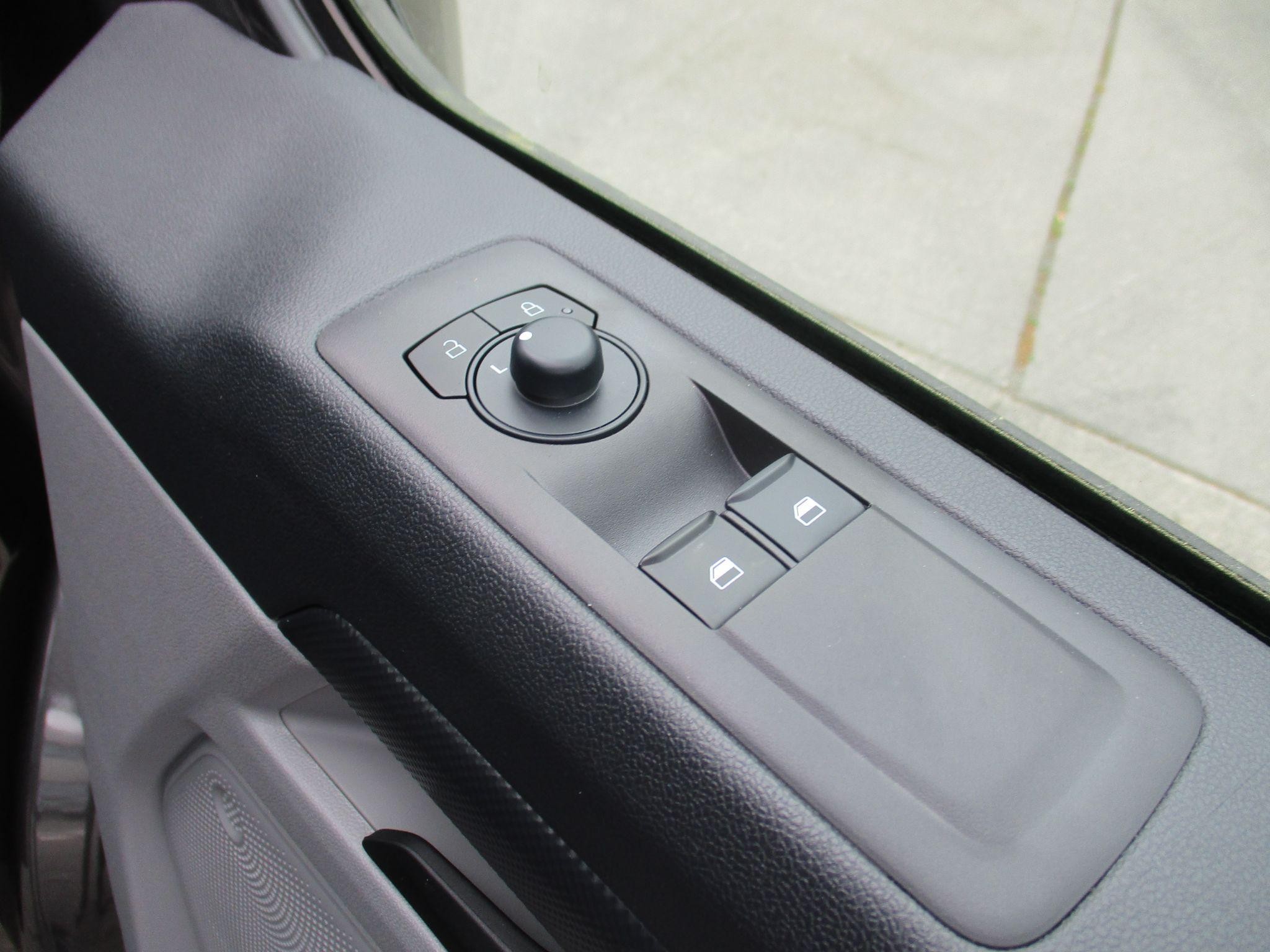 Ford Transit Custom Image 19