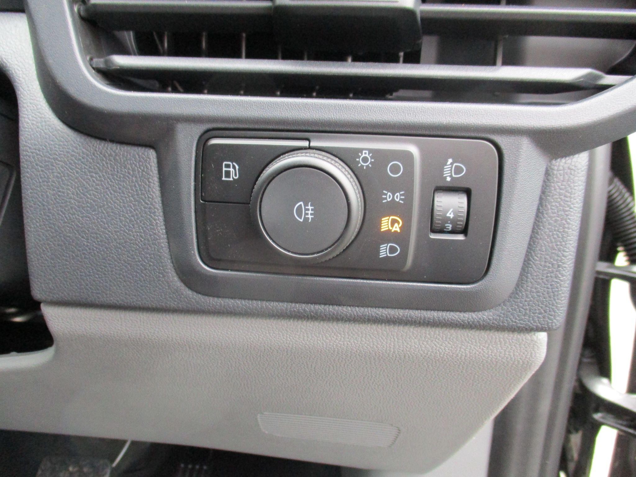 Ford Transit Custom Image 20