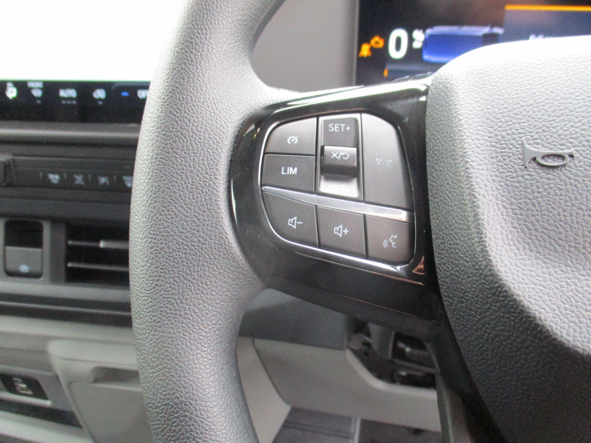 Ford Transit Custom Image 21