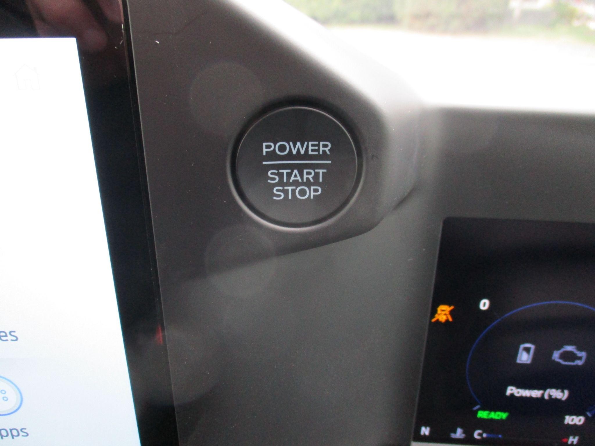 Ford Transit Custom Image 24