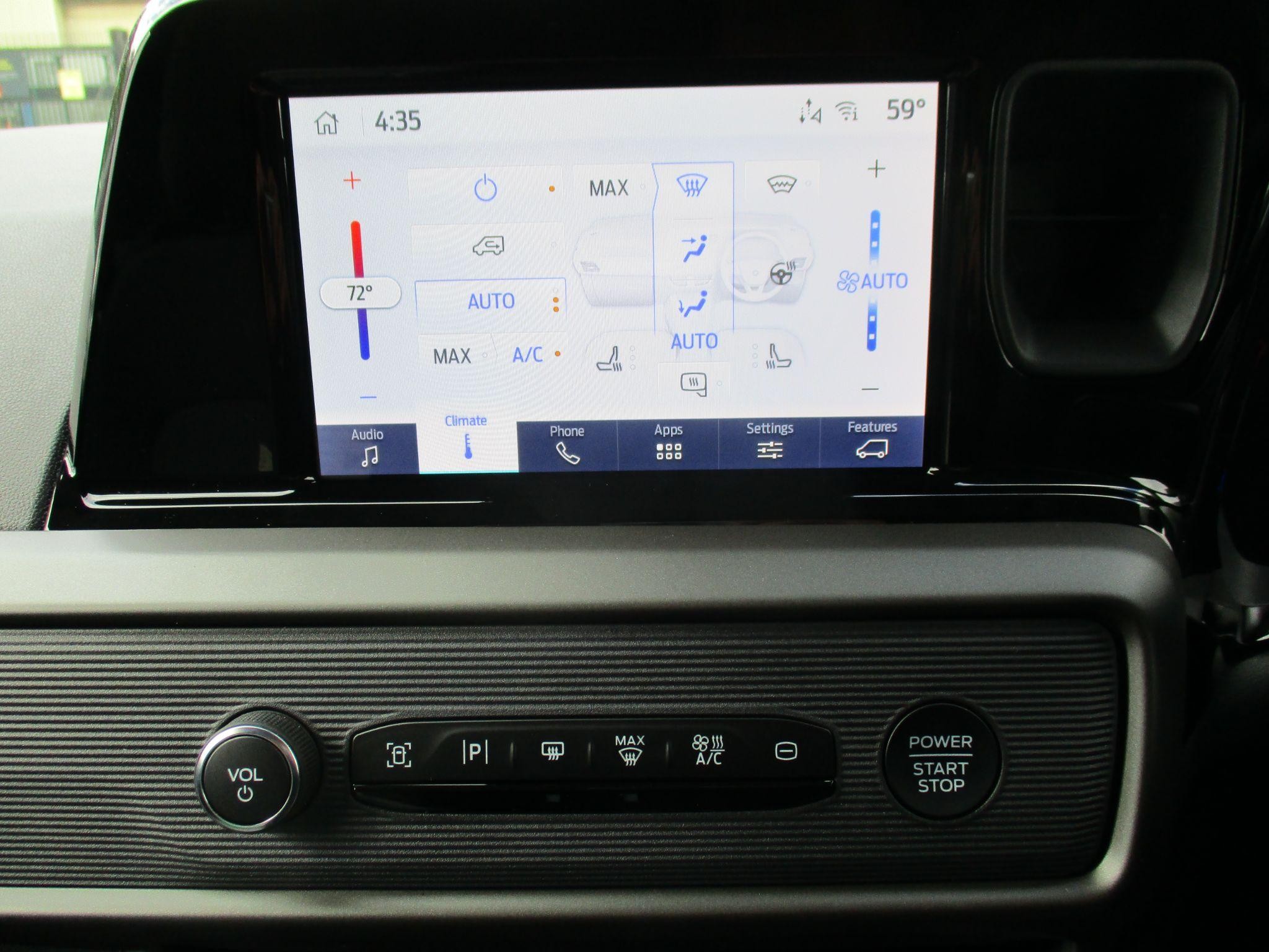 Ford Transit Courier Image 23
