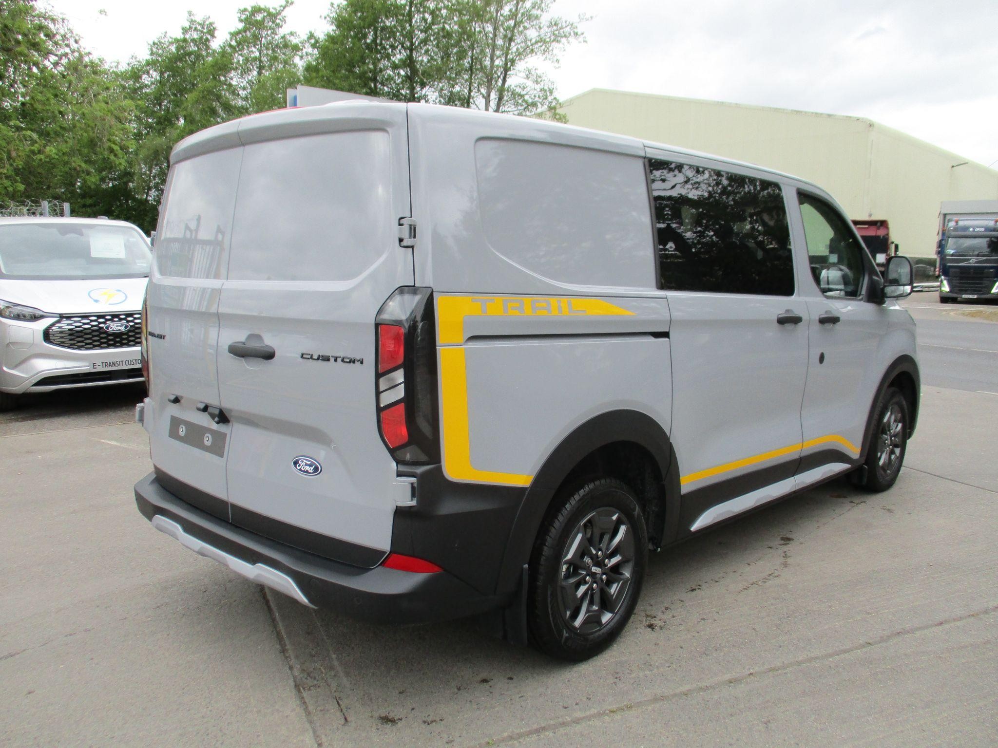 Ford Transit Custom Image 3
