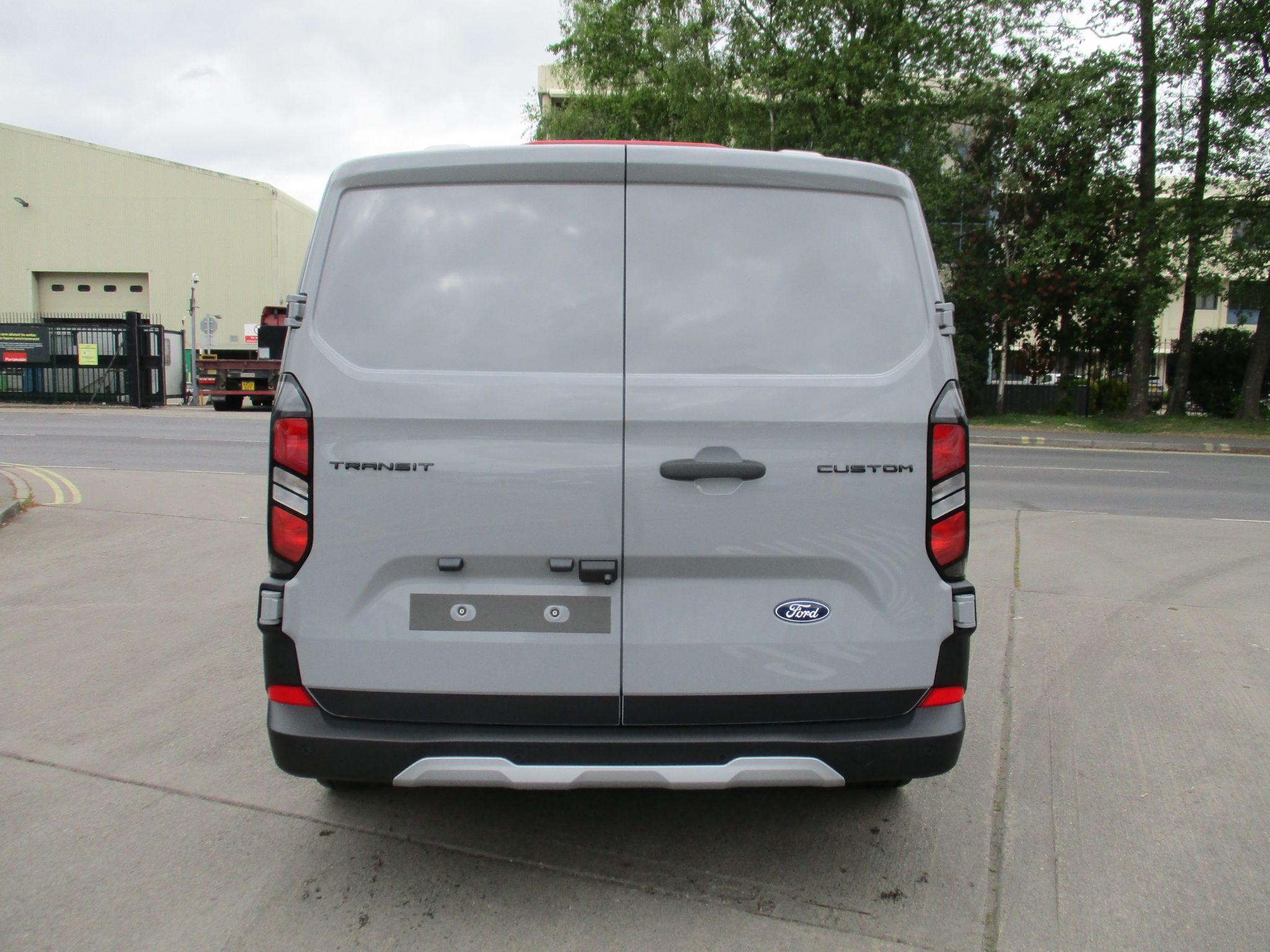 Ford Transit Custom Image 4