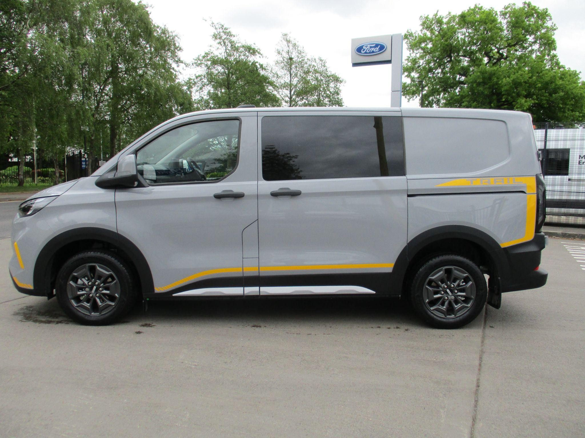 Ford Transit Custom Image 6