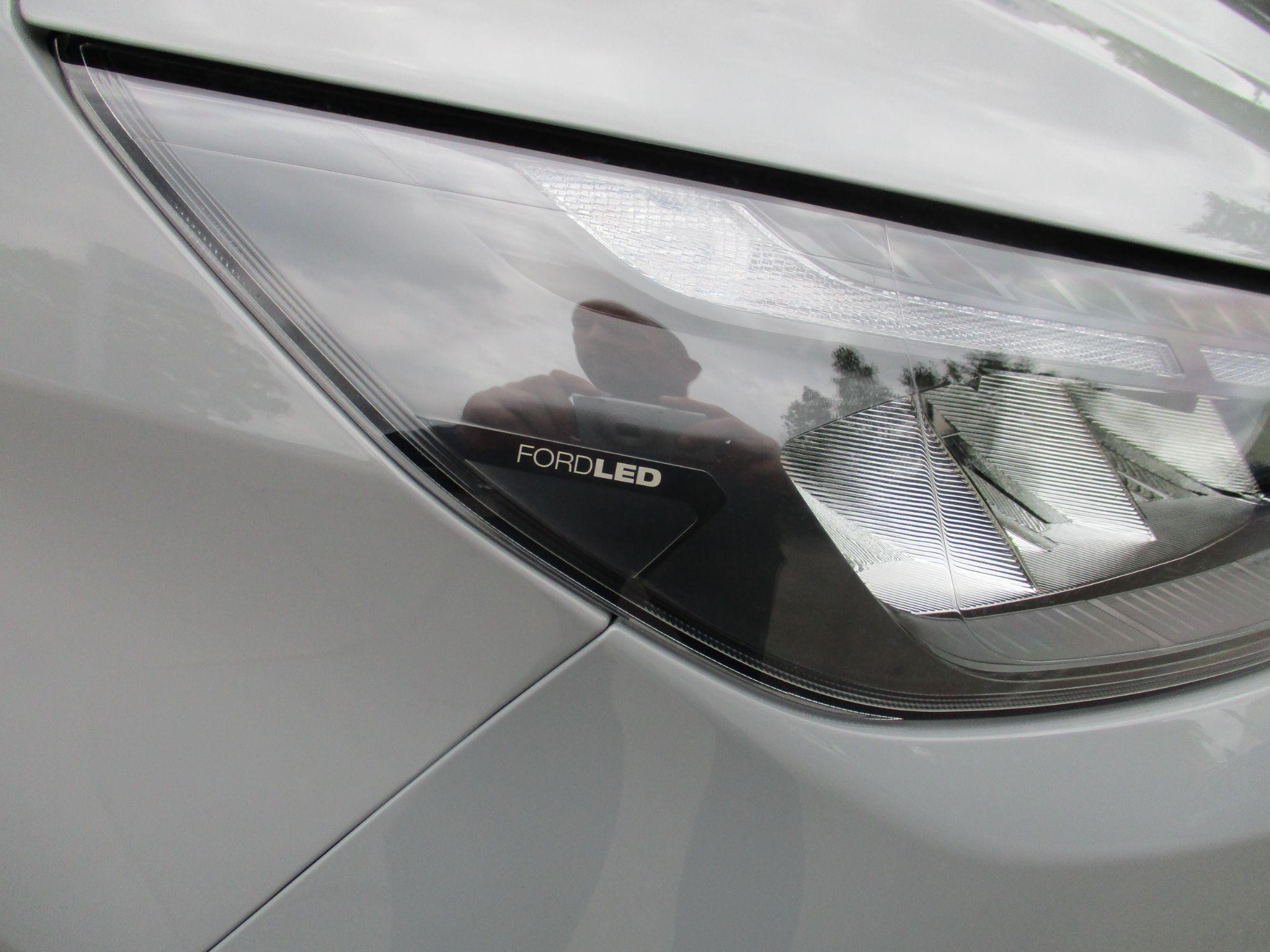 Ford Transit Custom Image 11