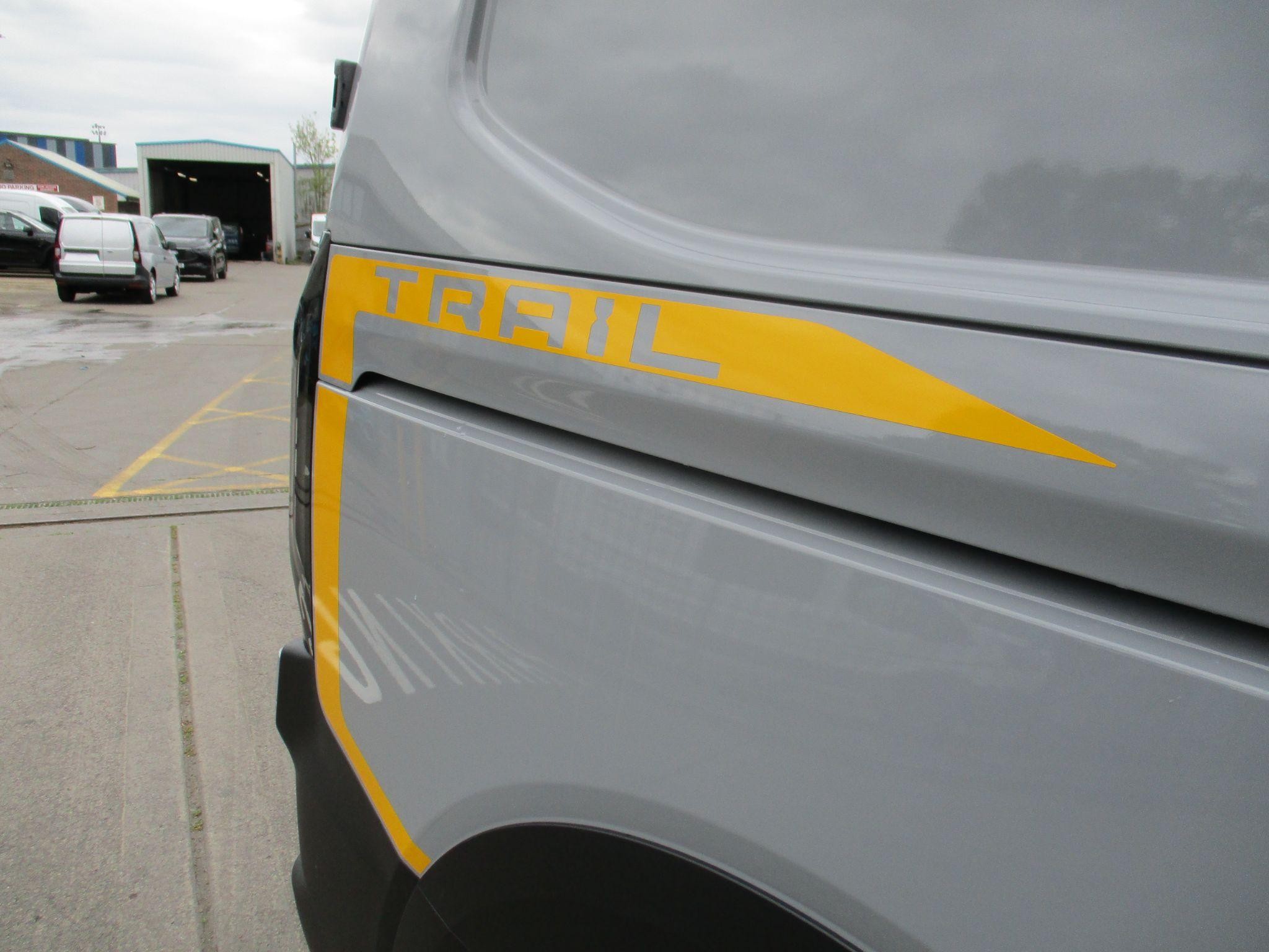 Ford Transit Custom Image 13