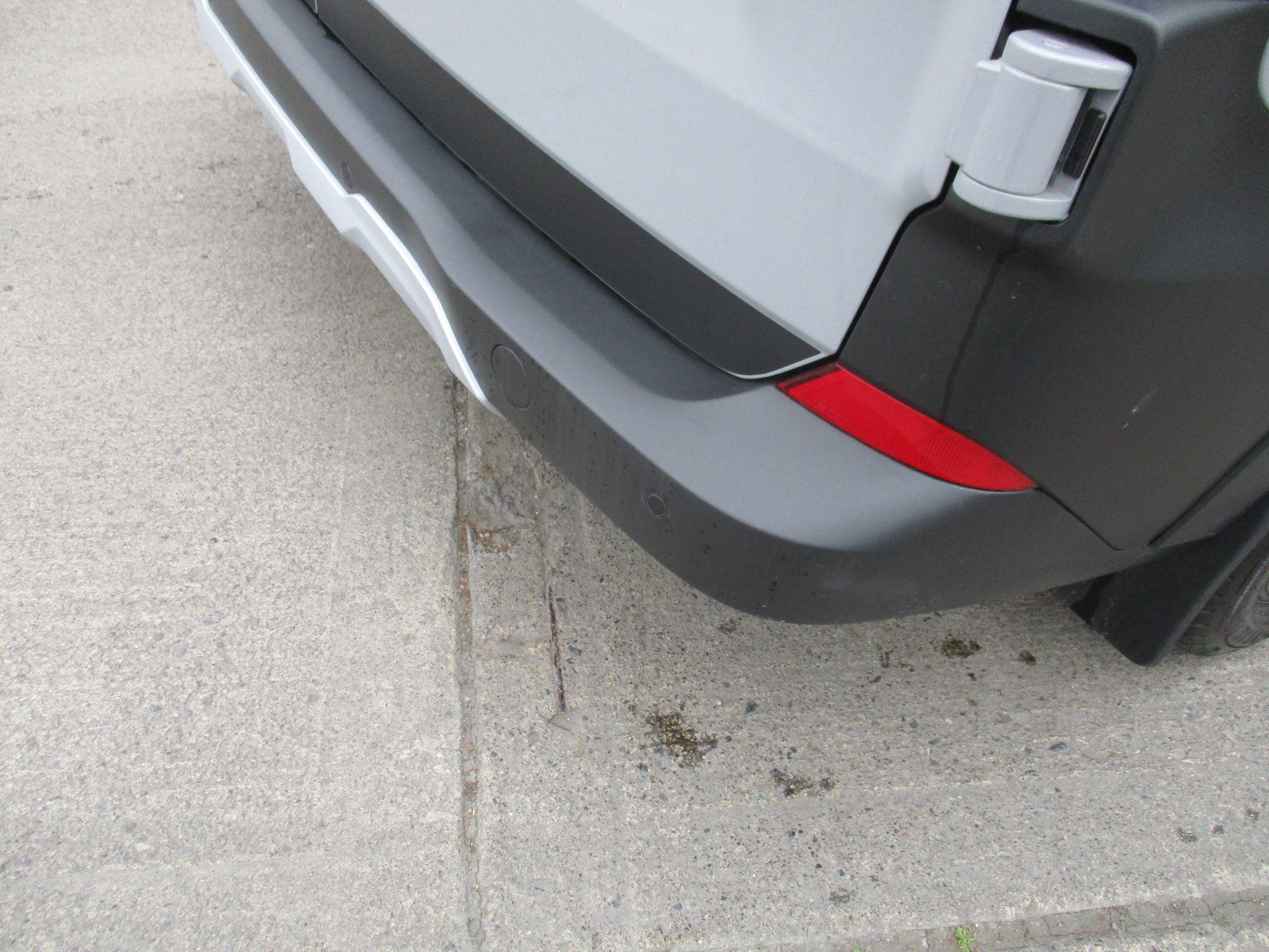 Ford Transit Custom Image 14