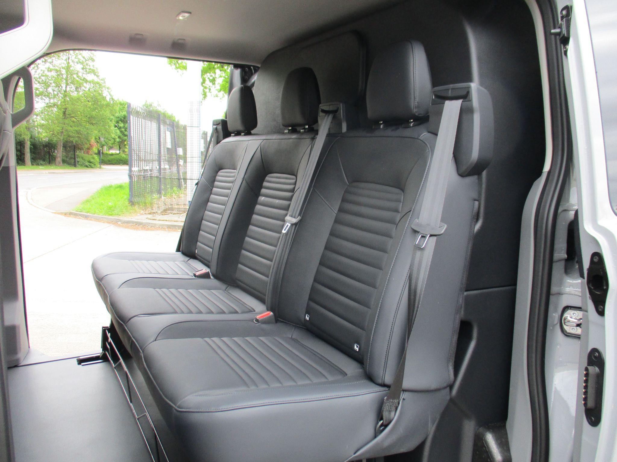 Ford Transit Custom Image 20