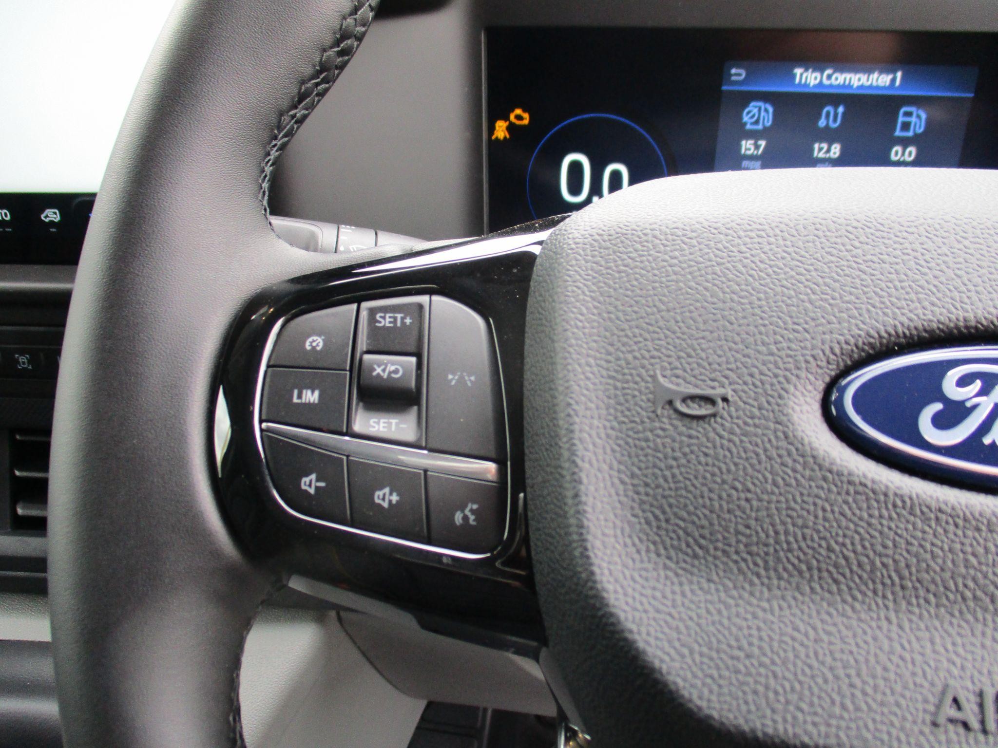 Ford Transit Custom Image 25