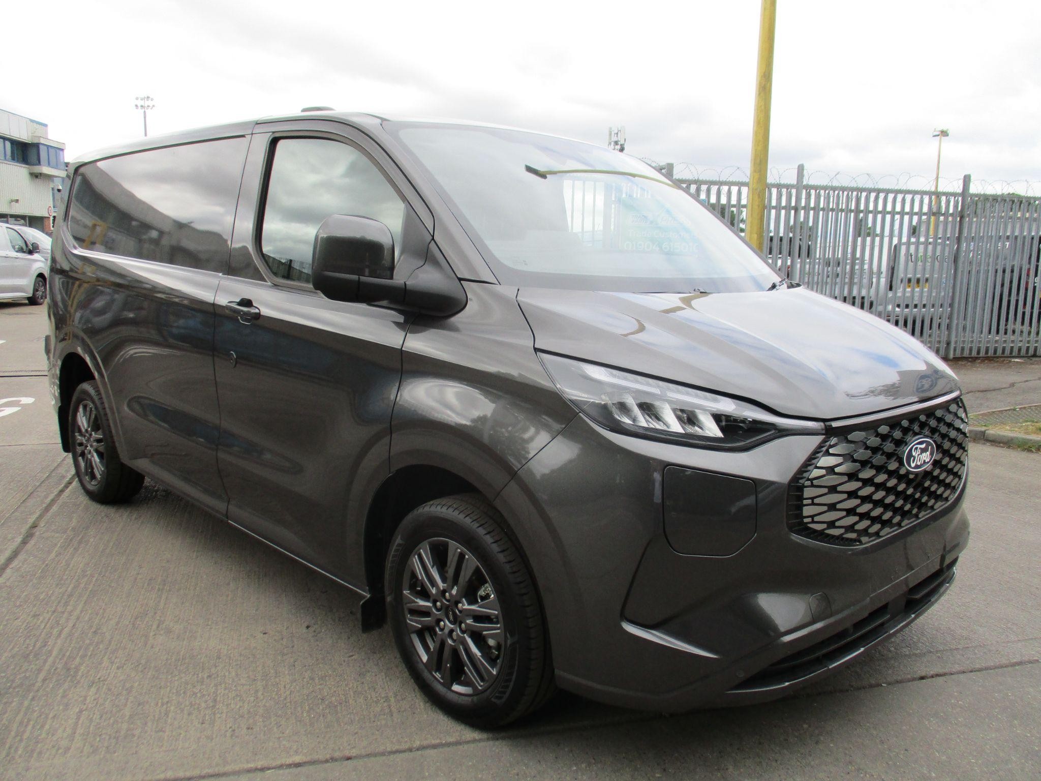 Ford E-Transit Custom Image 1