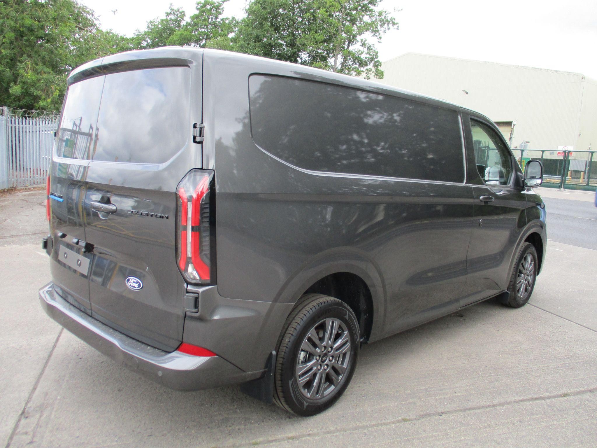 Ford E-Transit Custom Image 3