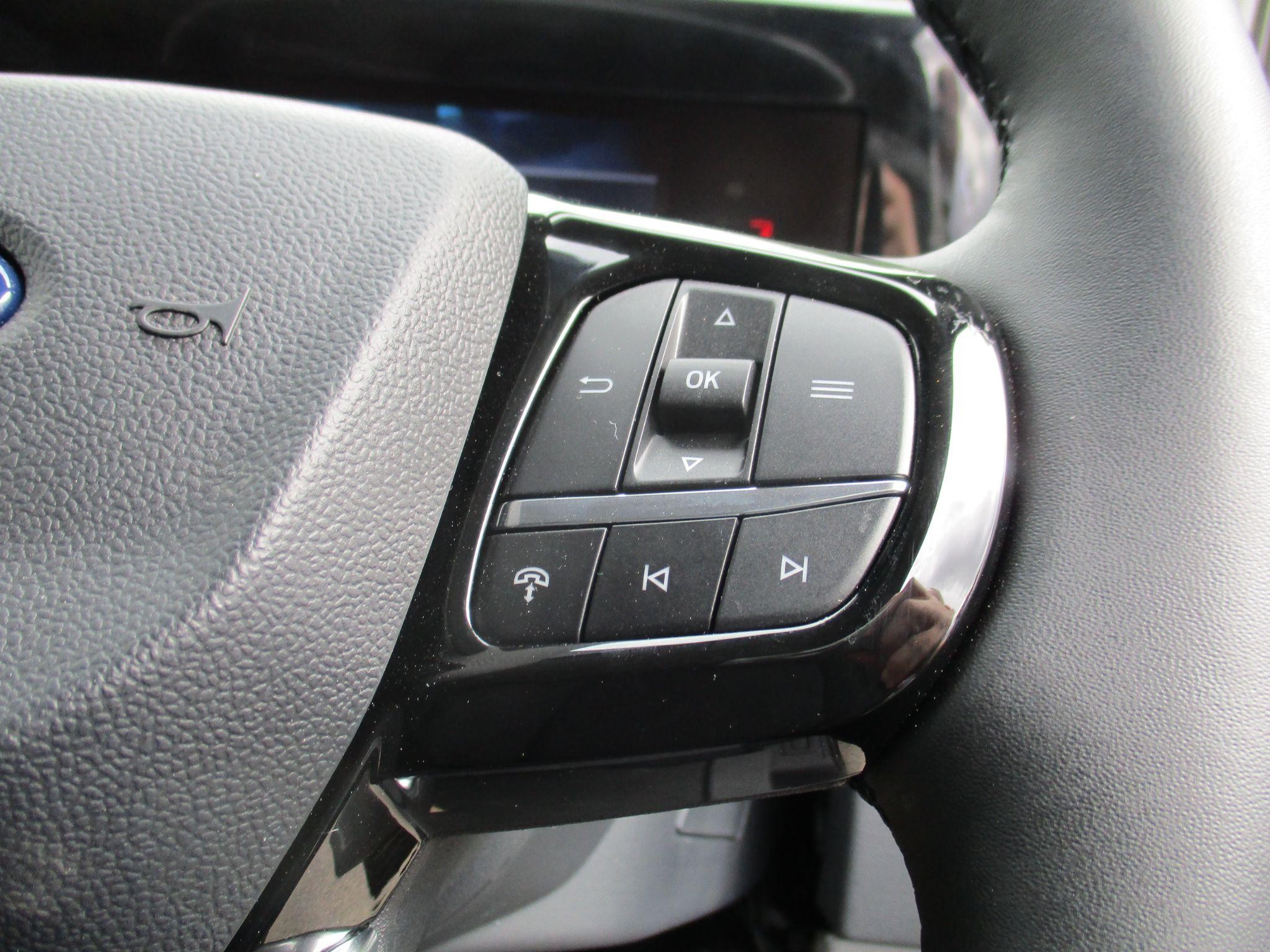 Ford E-Transit Custom Image 24