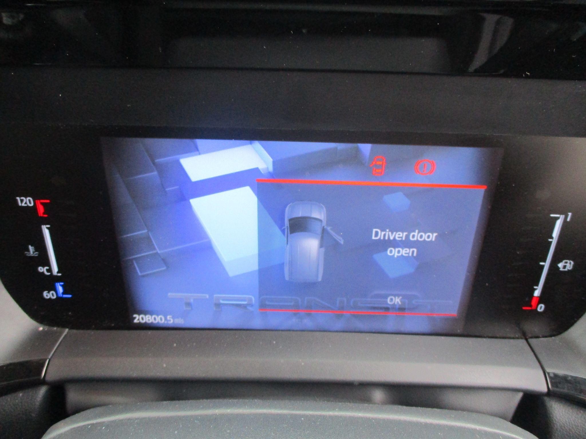 Ford Transit Courier Image 12
