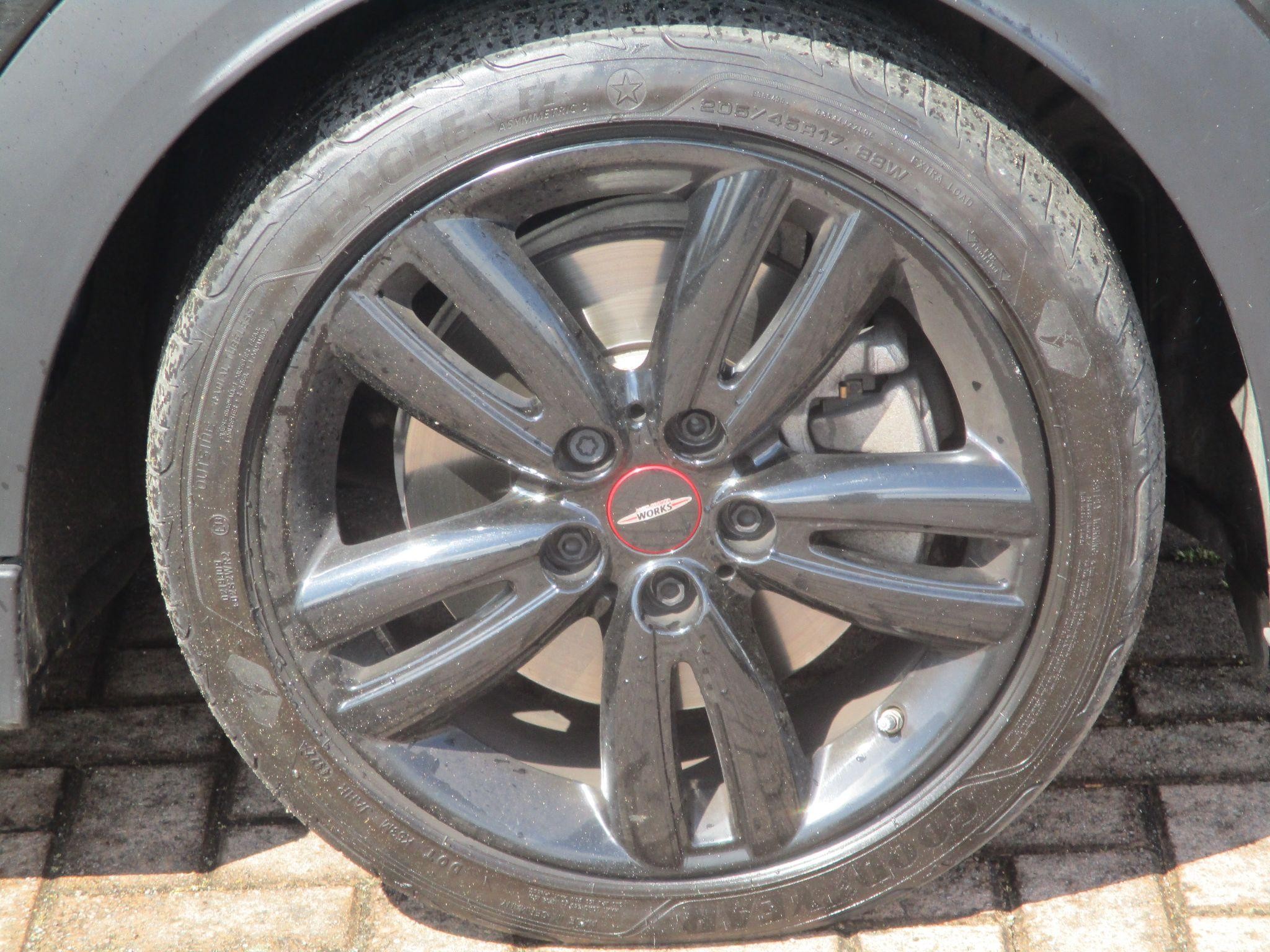 MINI Hatch Image 9
