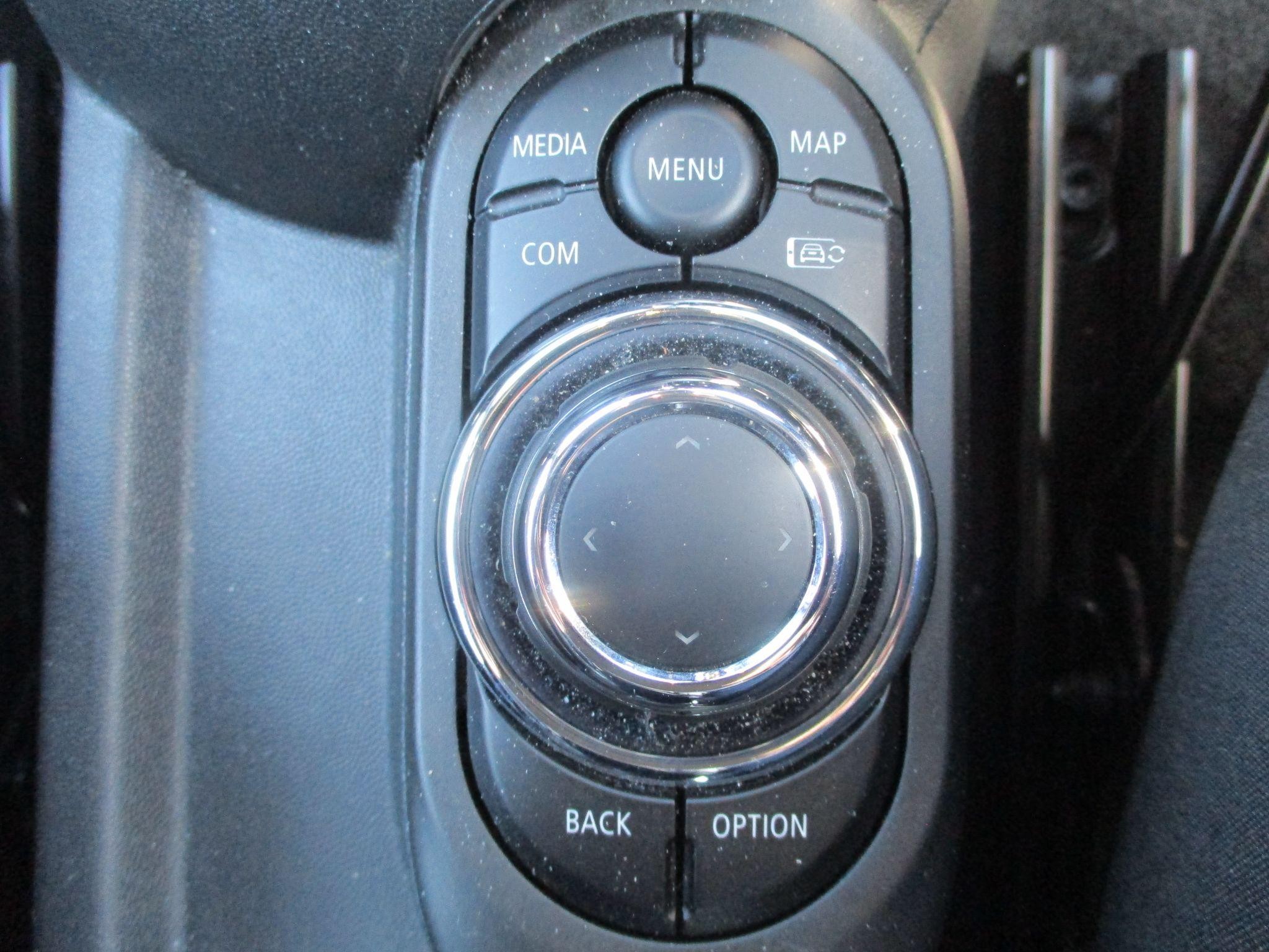 MINI Hatch Image 13