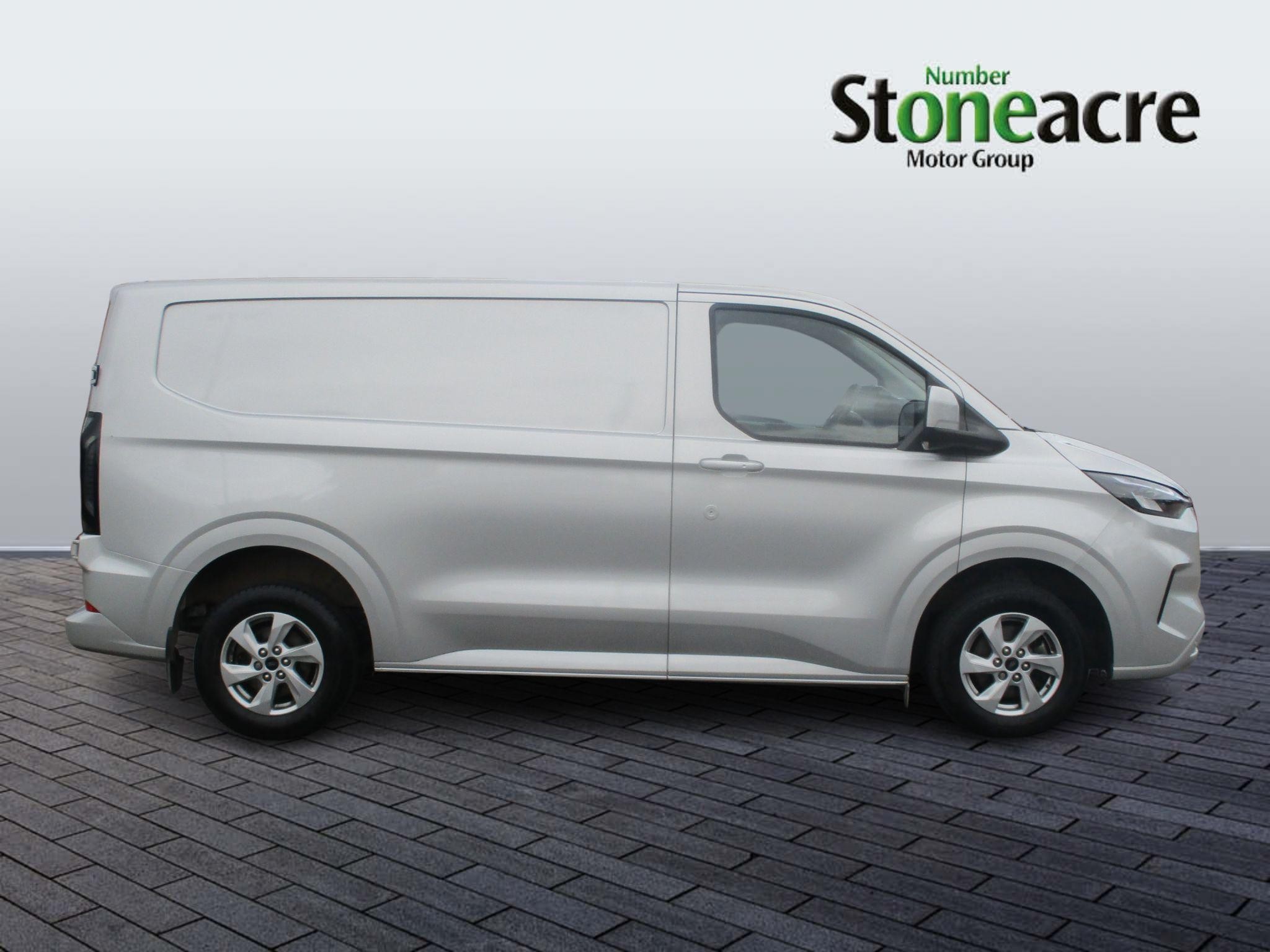 Ford Transit Custom Image 2