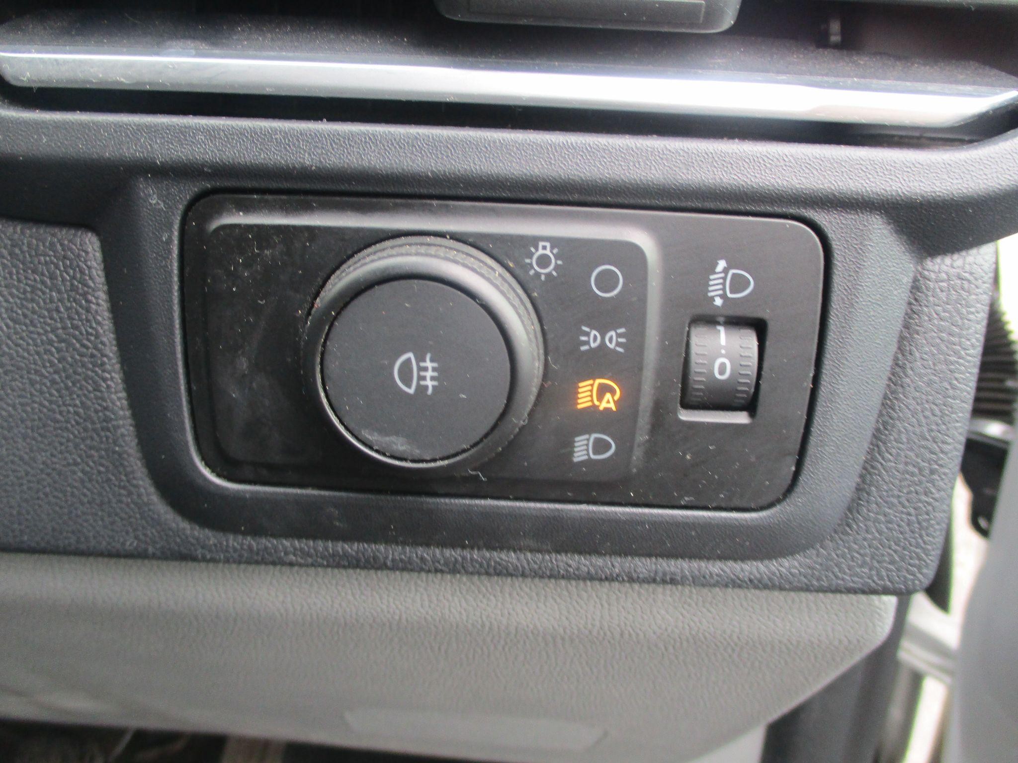 Ford Transit Custom Image 10