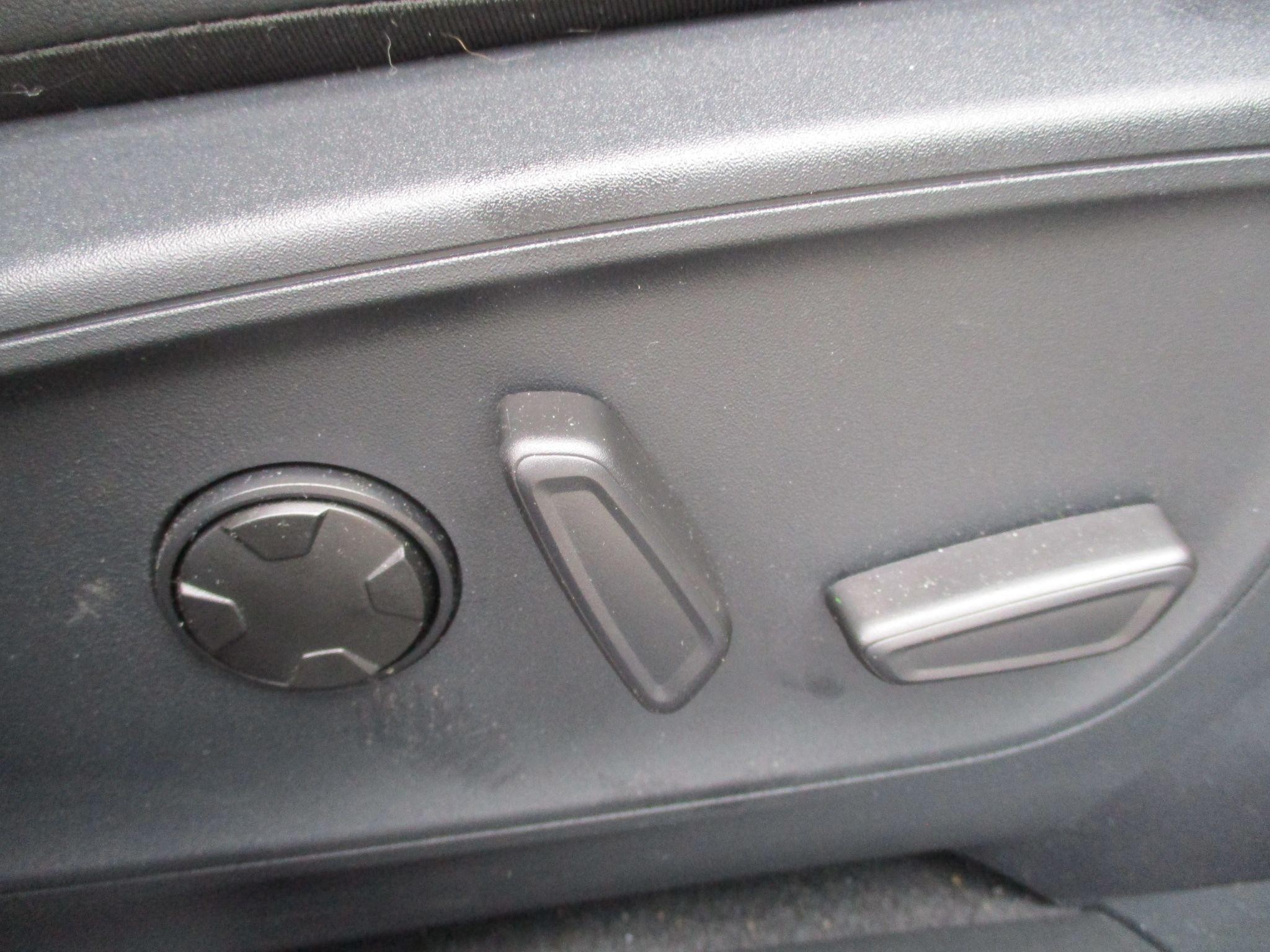 Ford Kuga Image 12
