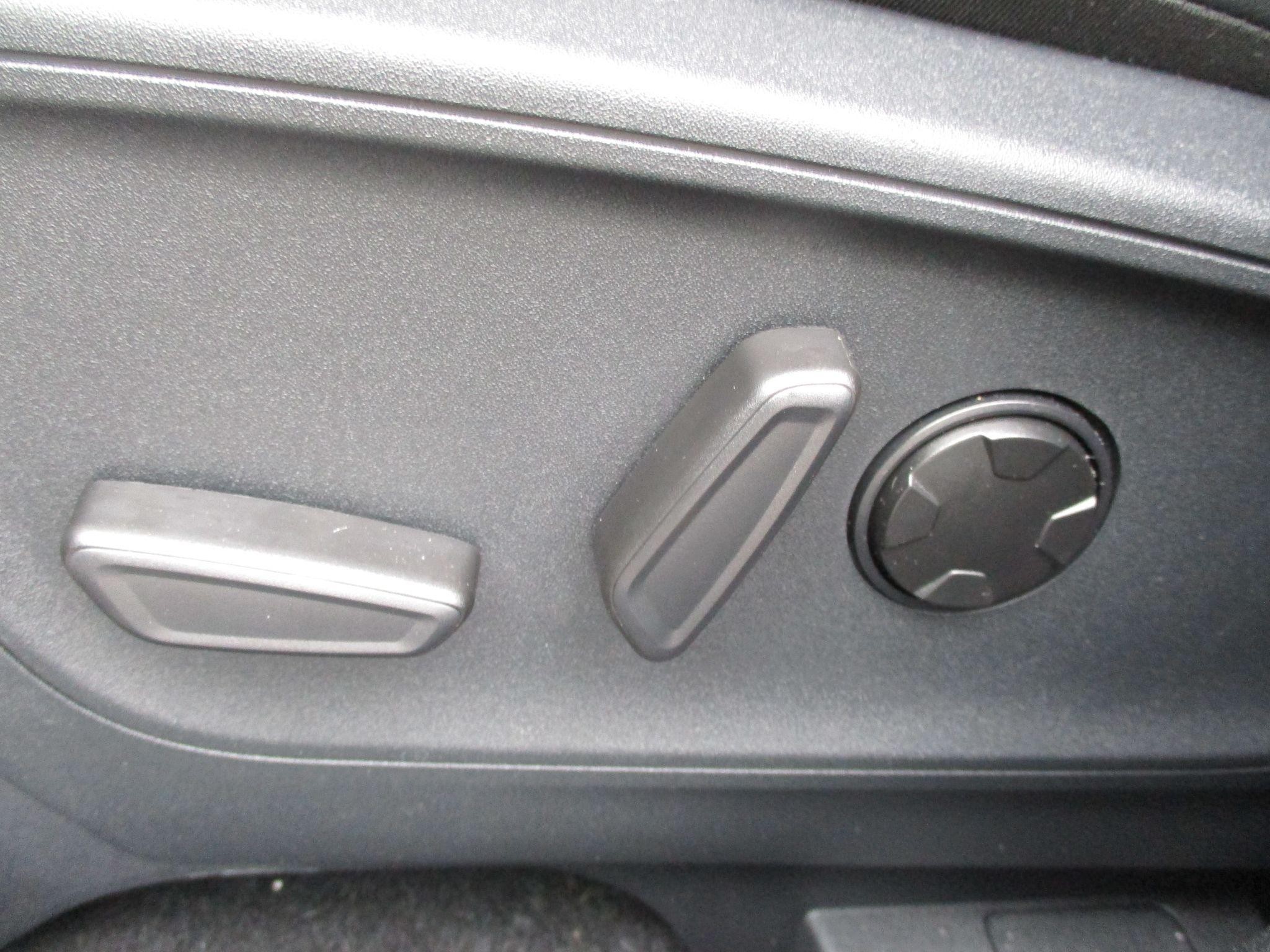 Ford Kuga Image 27