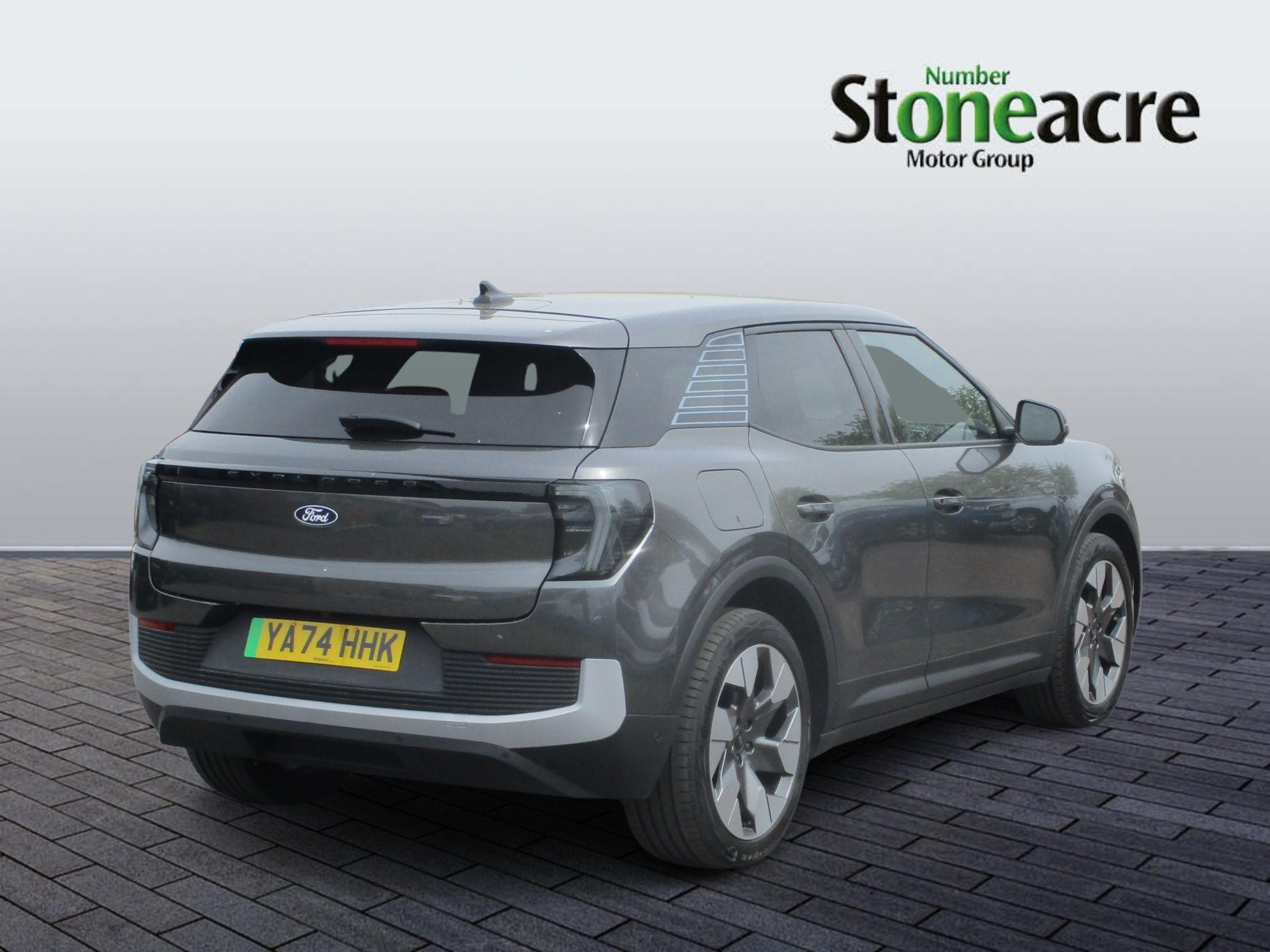 Ford Explorer Image 5