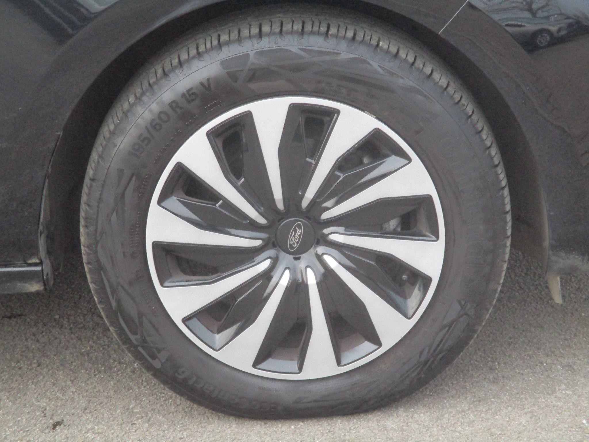 Ford Fiesta Image 11