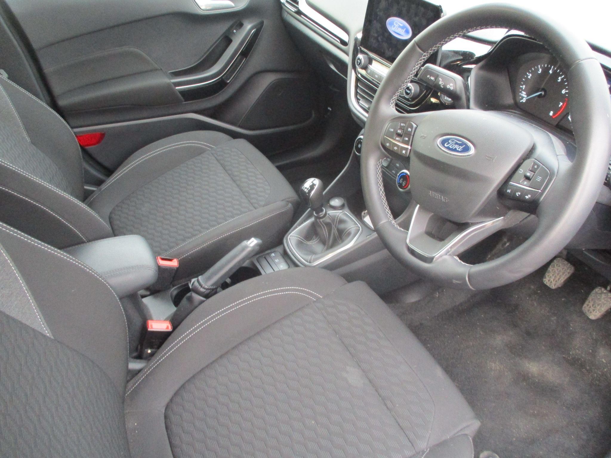 Ford Fiesta Image 12