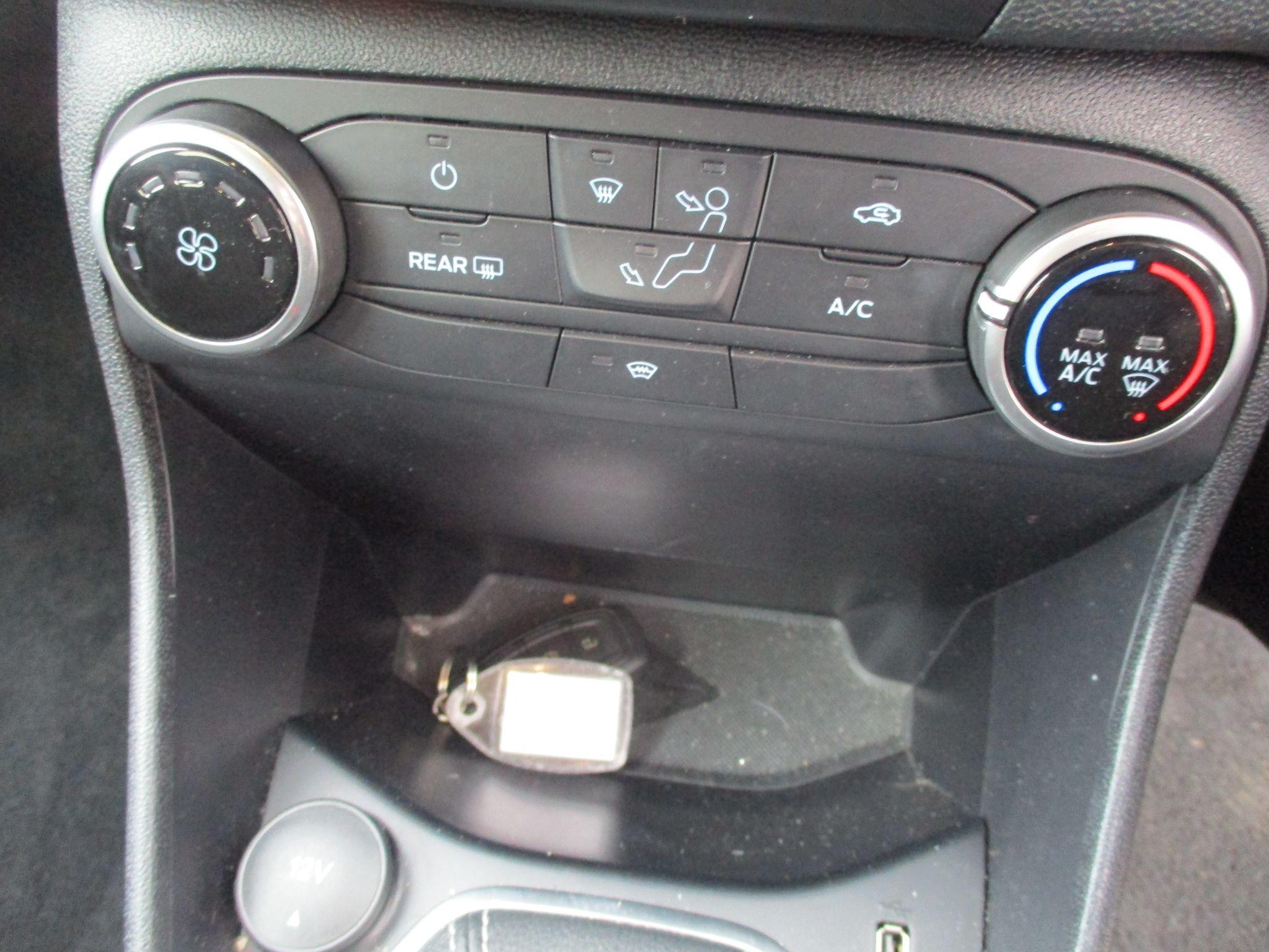 Ford Fiesta Image 17