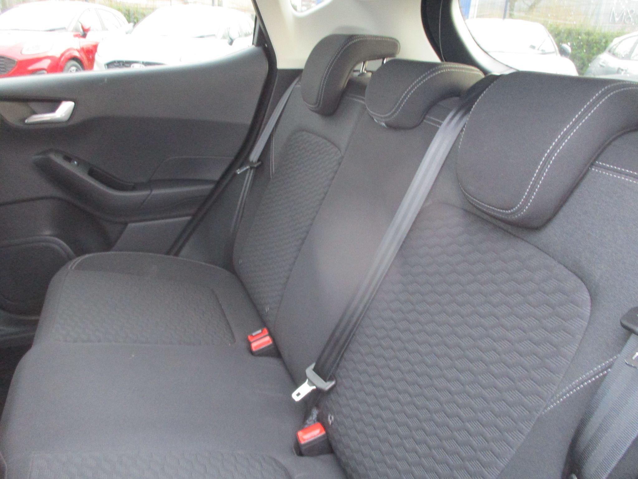 Ford Fiesta Image 20