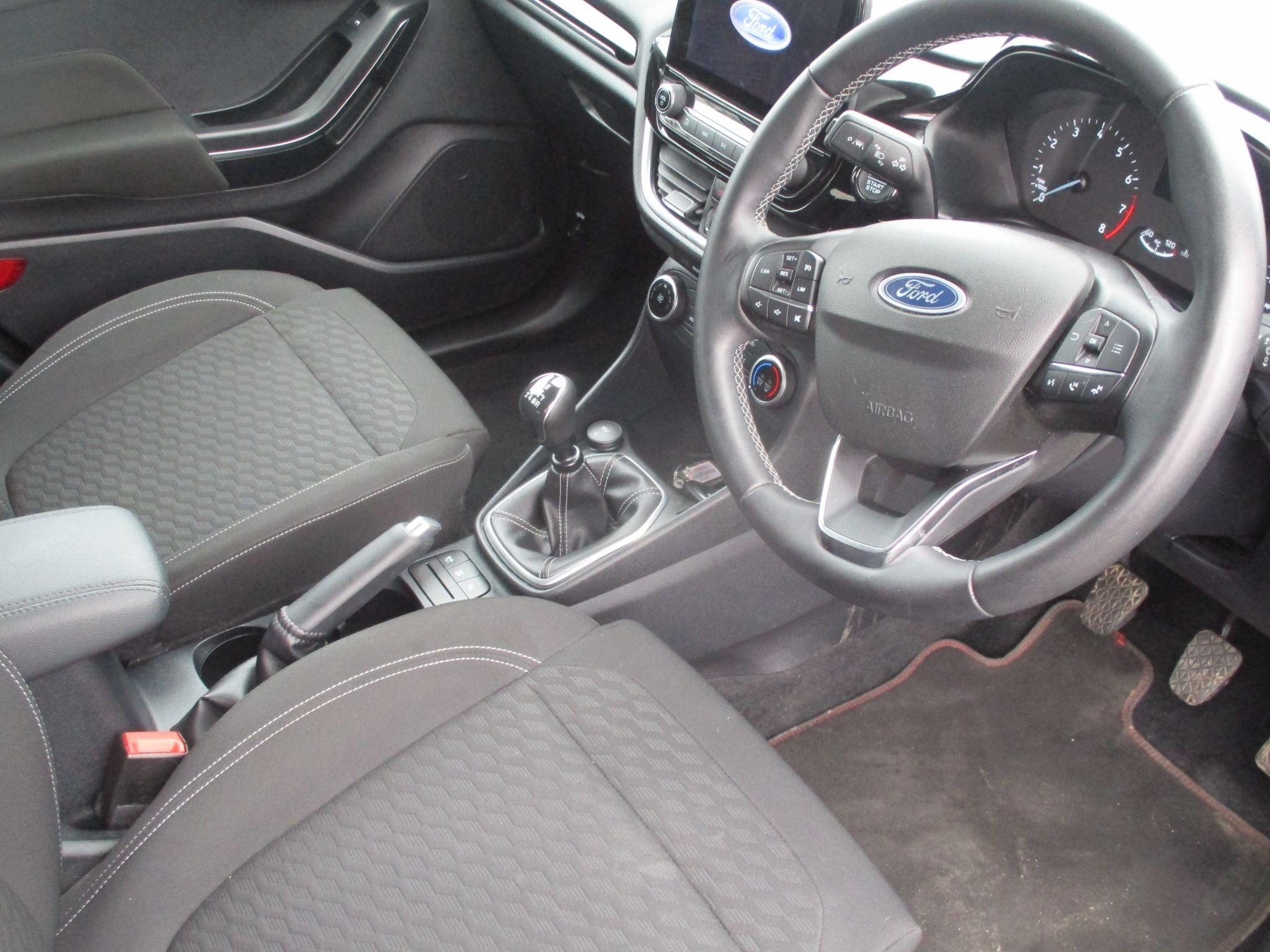 Ford Fiesta Image 12