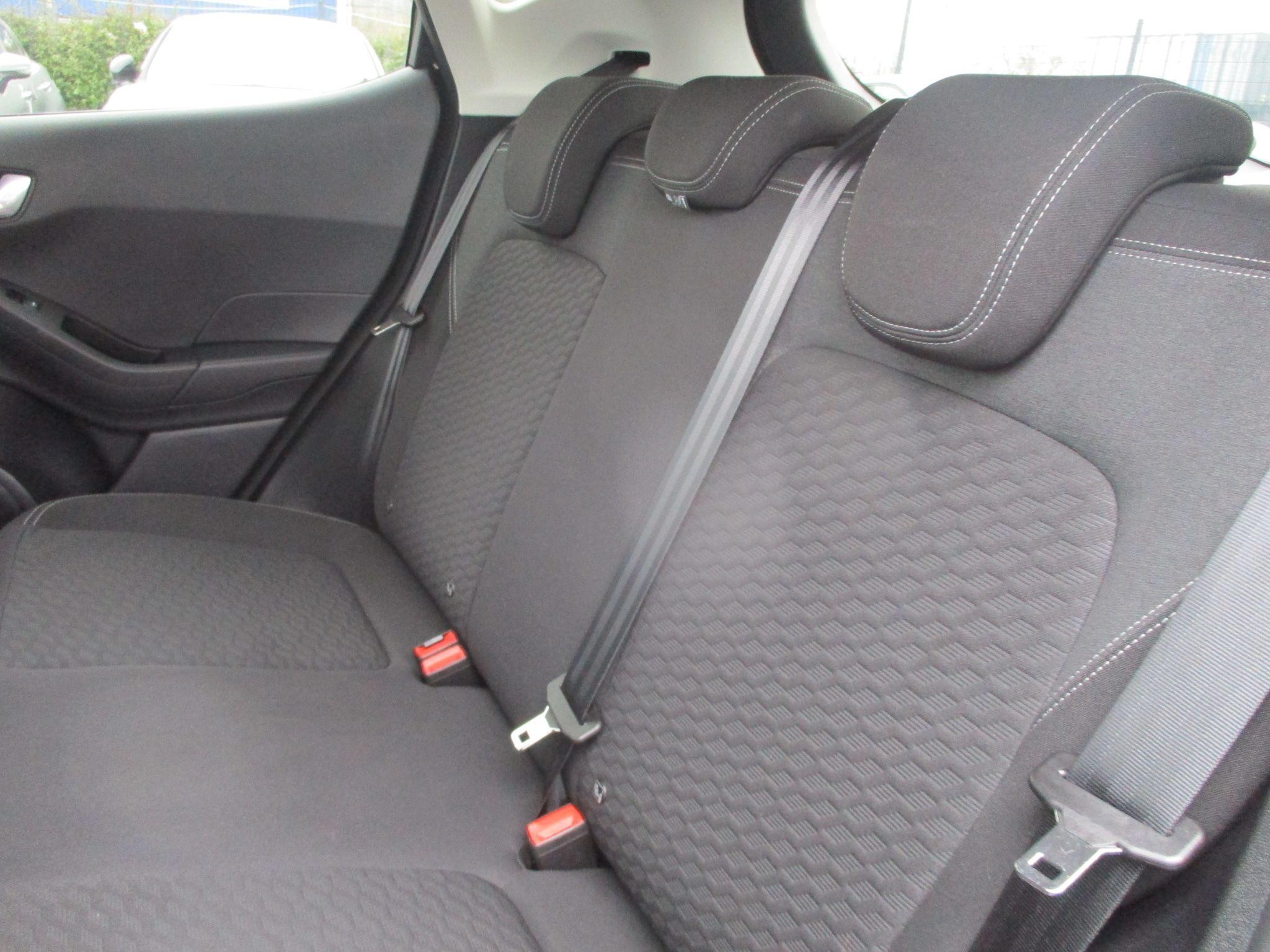 Ford Fiesta Image 20