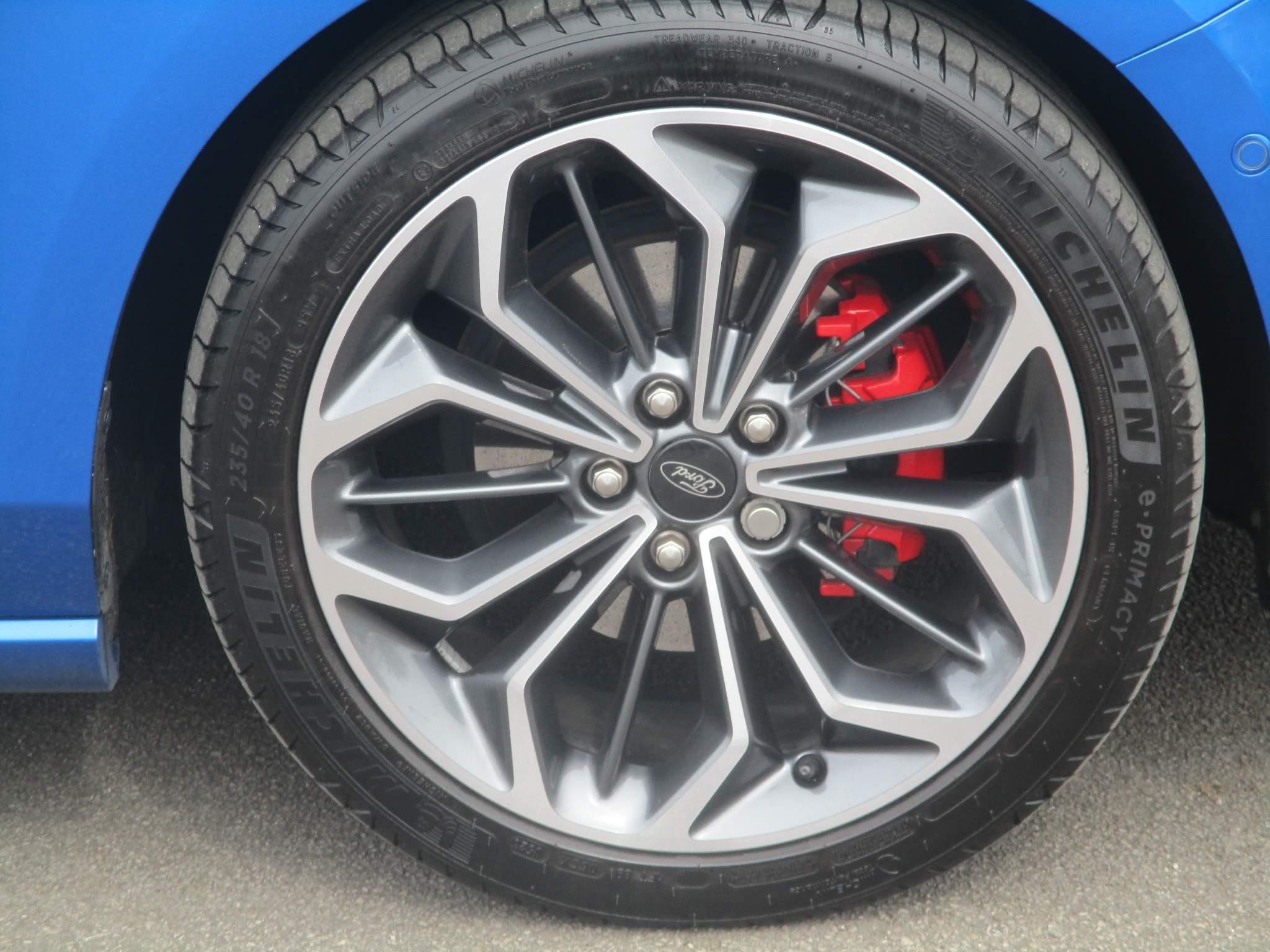 Ford Focus Image 11