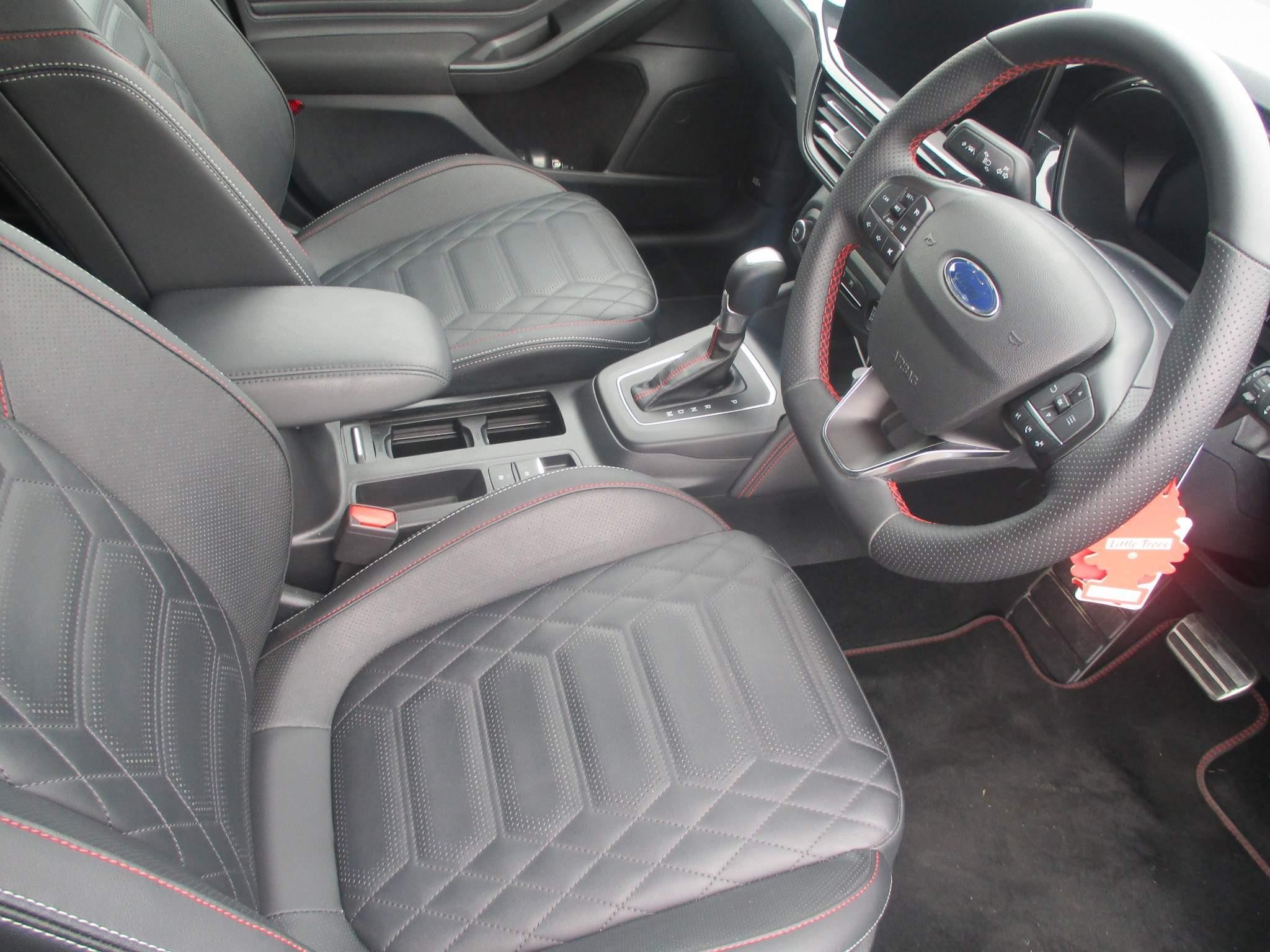 Ford Focus Image 12