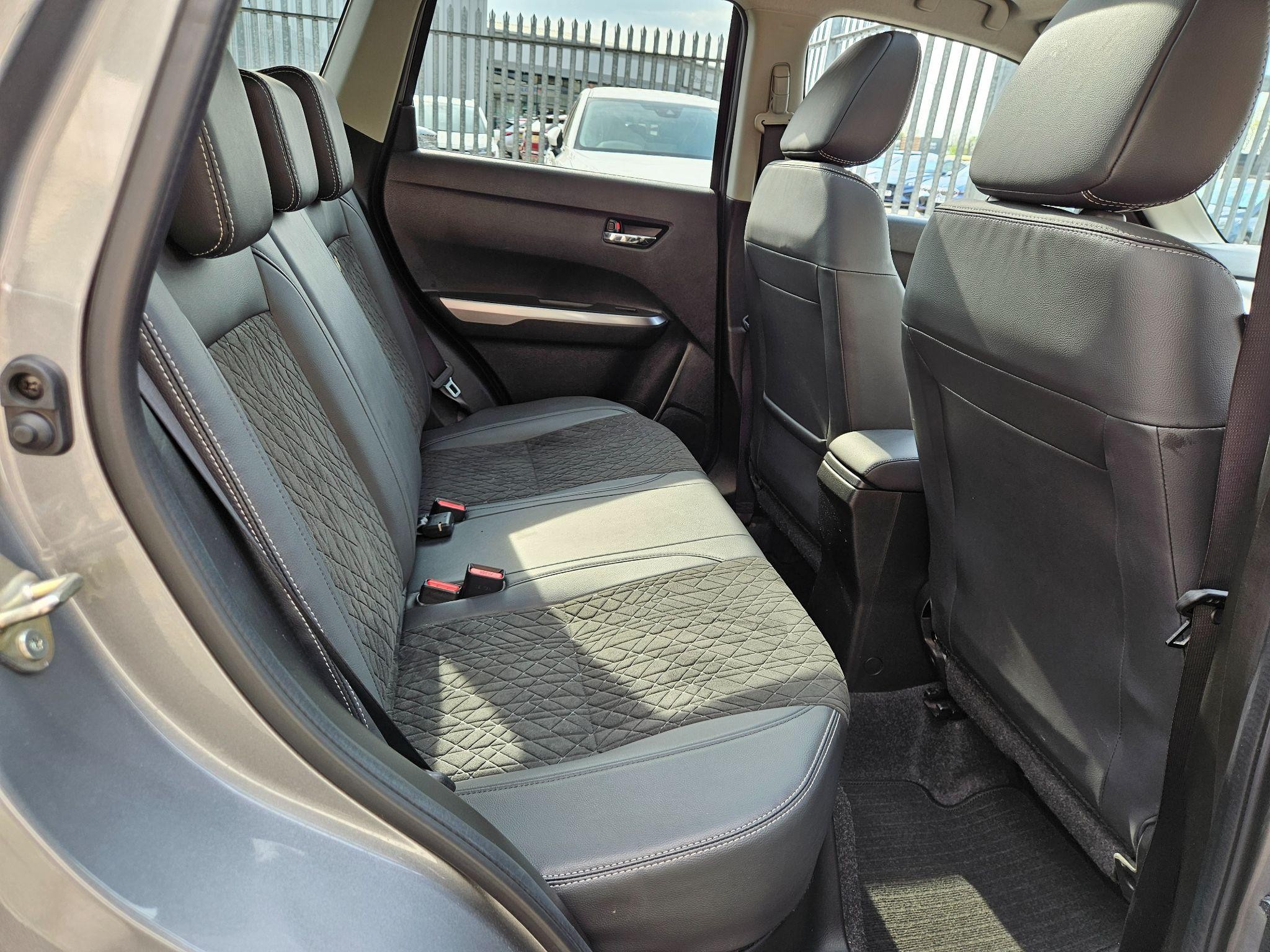Suzuki Vitara Image 16