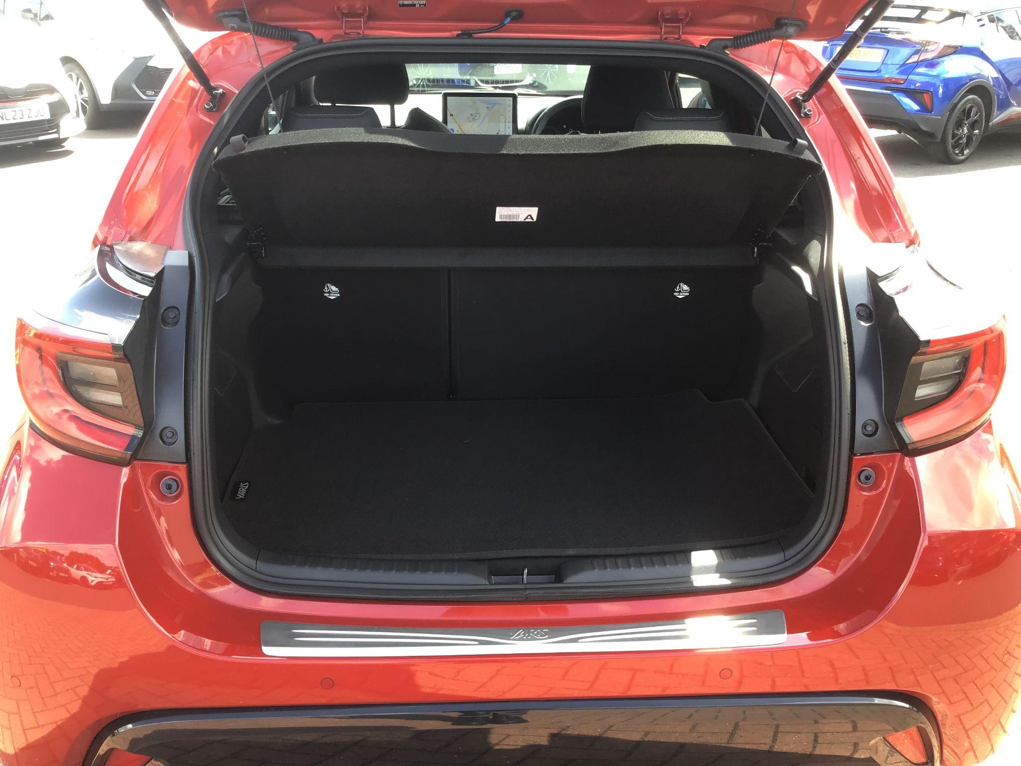 Toyota Yaris Image 12