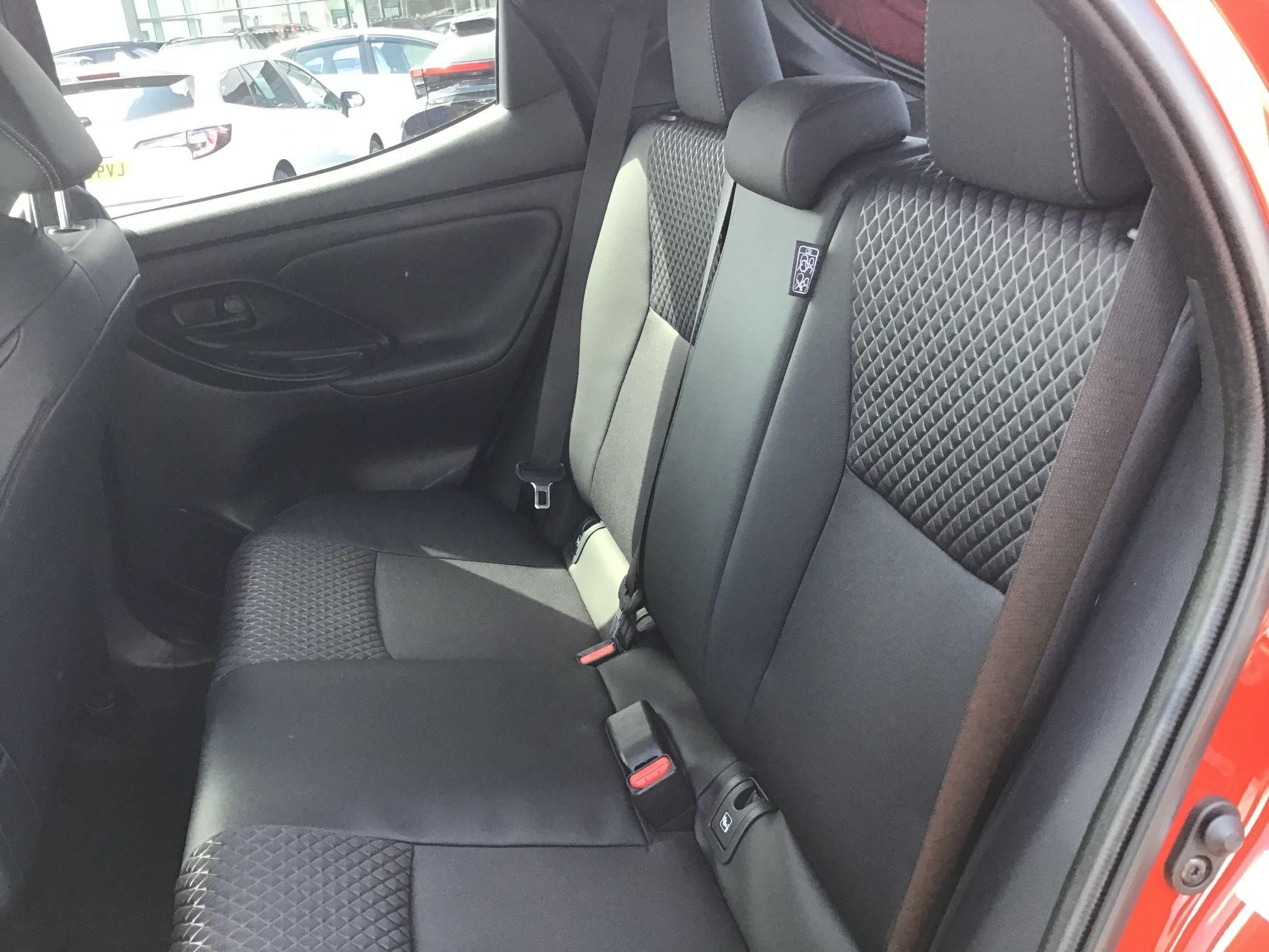 Toyota Yaris Image 20