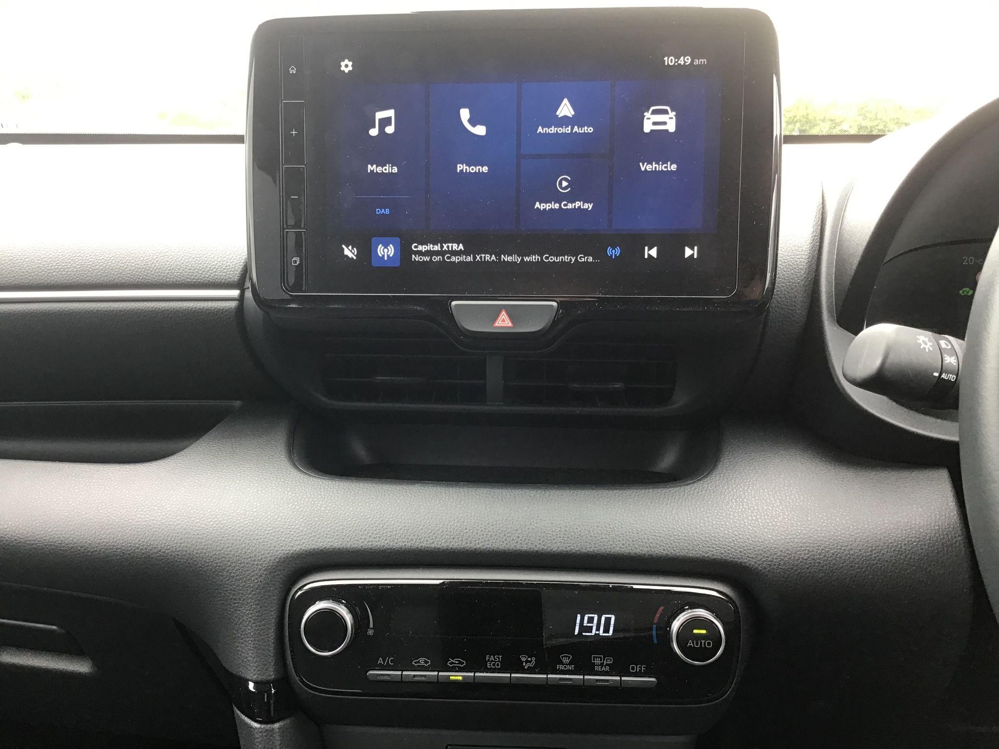 Toyota Yaris Image 16