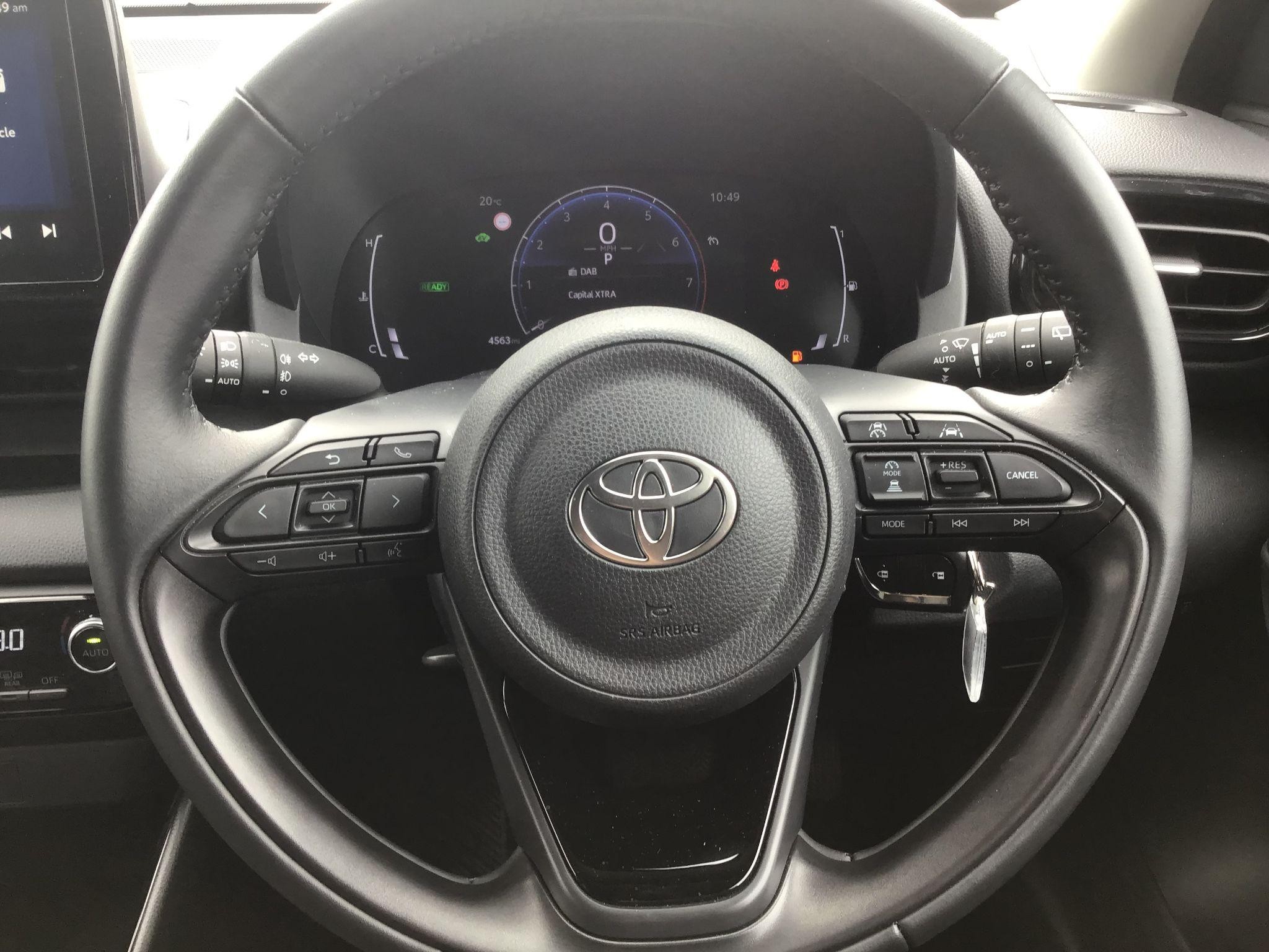 Toyota Yaris Image 17