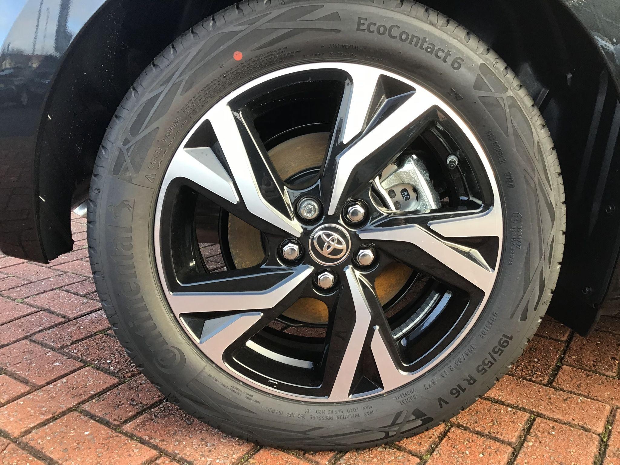 Toyota Yaris Image 11