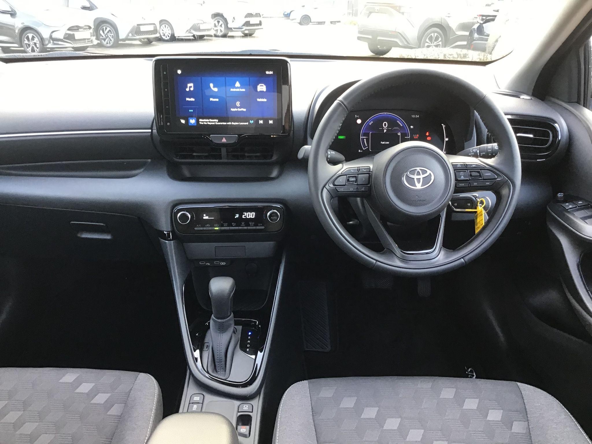 Toyota Yaris Image 14
