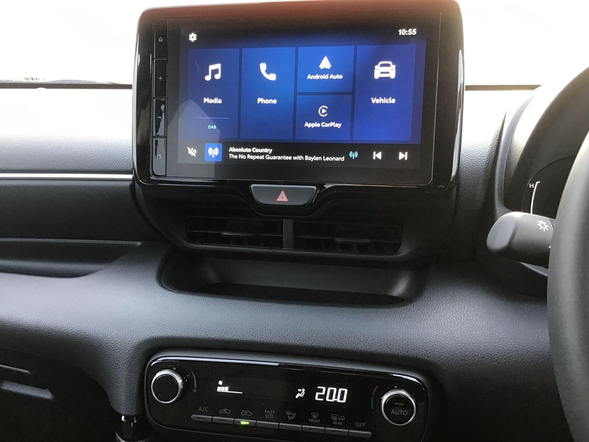 Toyota Yaris Image 16