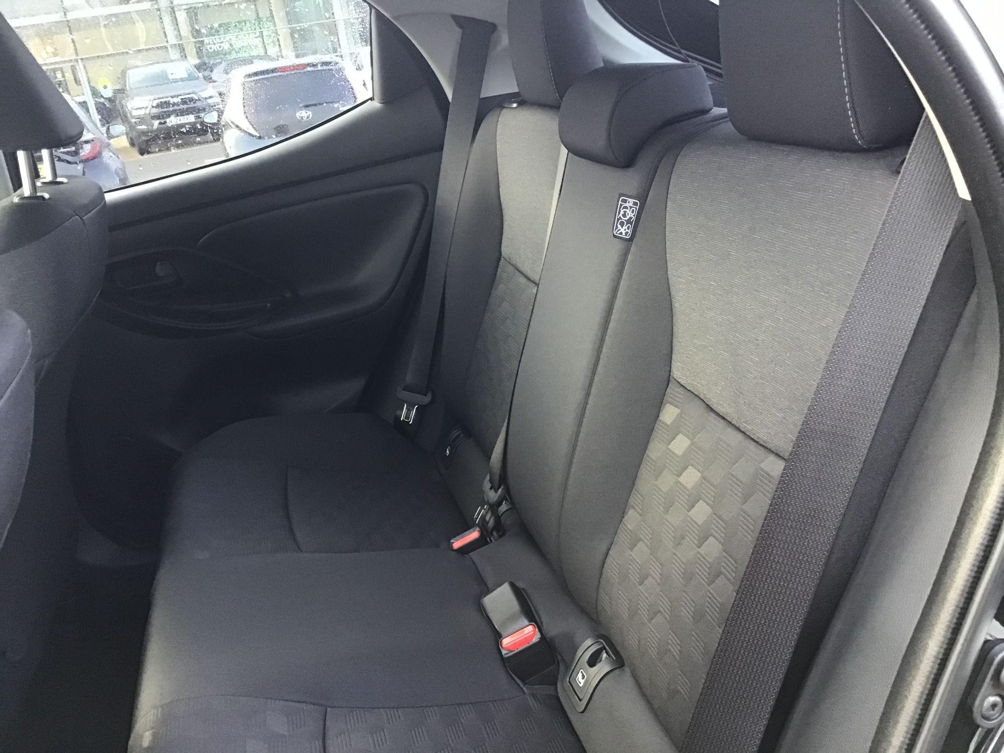 Toyota Yaris Image 21