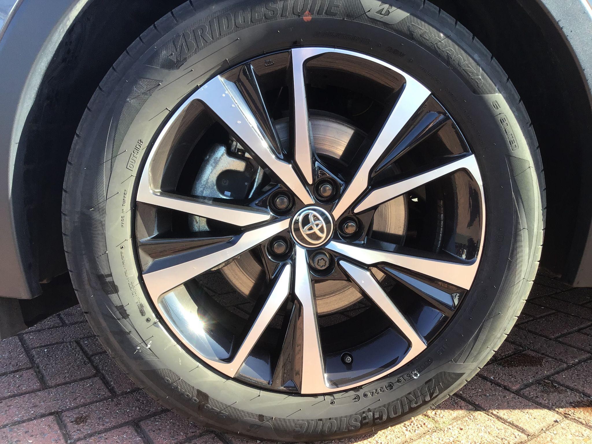 Toyota C-HR Image 11