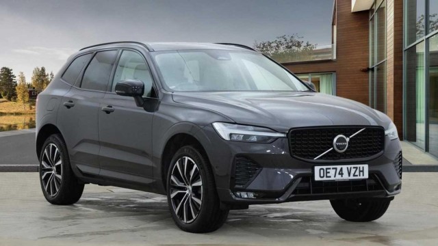 Volvo XC60 2.0 B5 MHEV Ultra Bright Auto AWD Euro 6 (s/s) 5dr OE74VZH Image 1