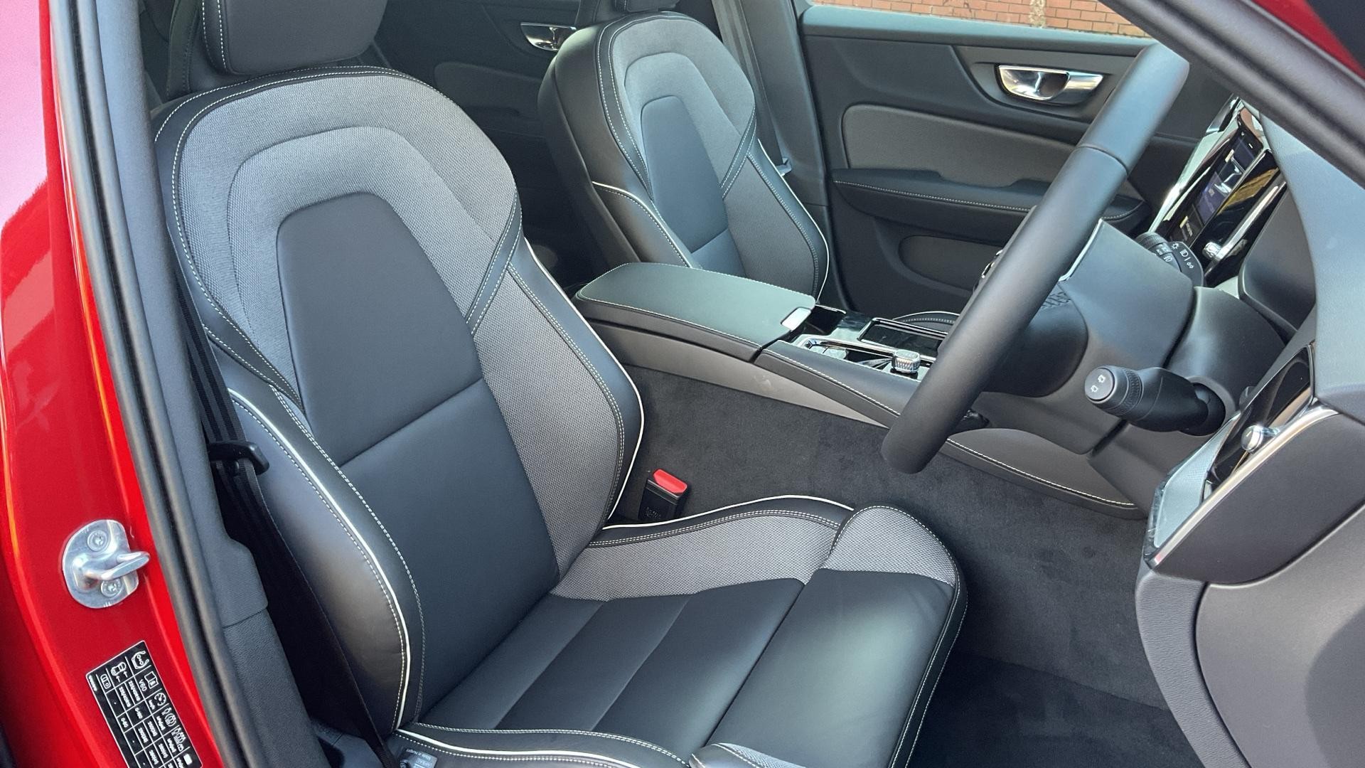 Volvo V60 Image 9